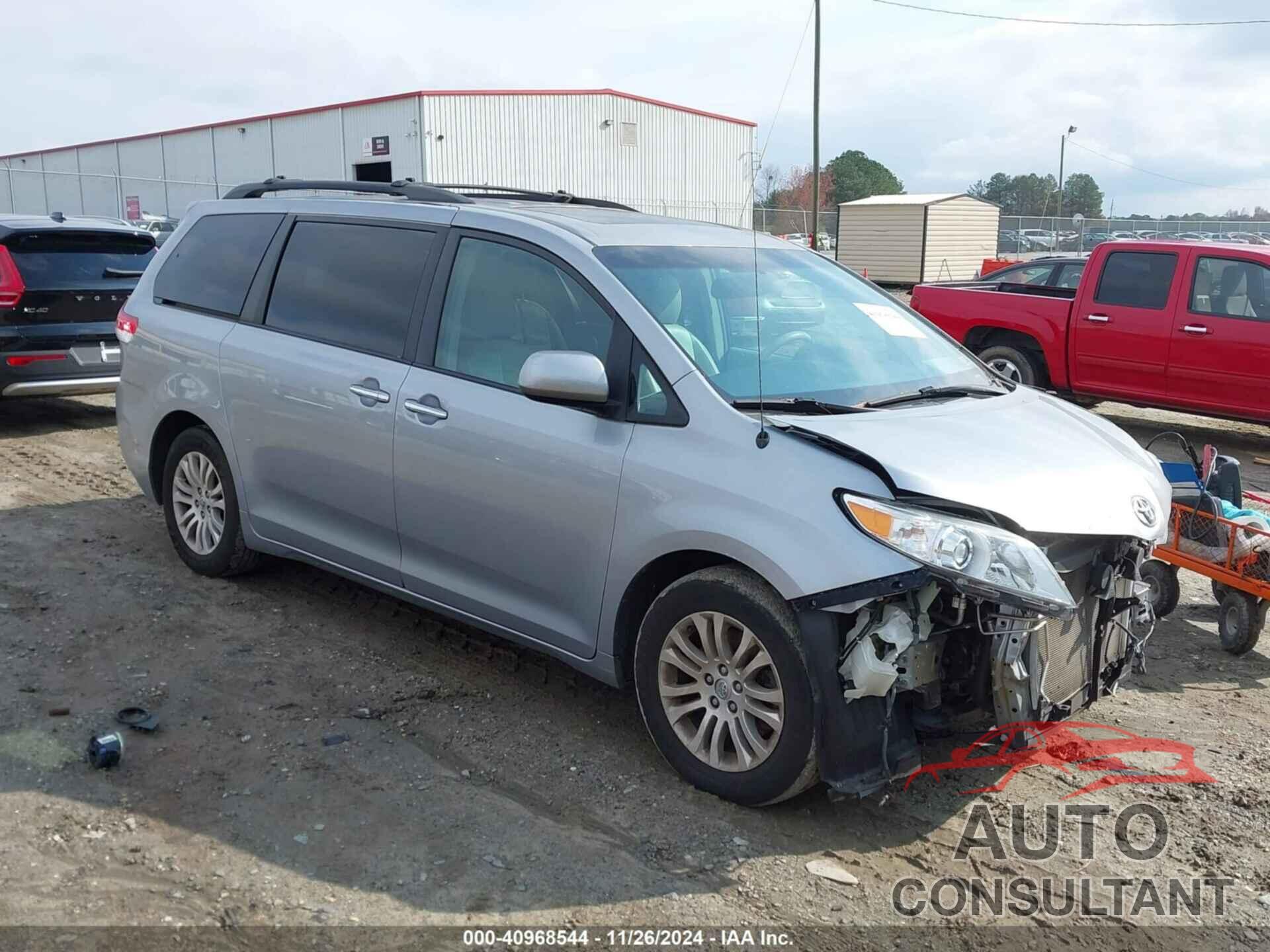 TOYOTA SIENNA 2013 - 5TDYK3DC1DS392332