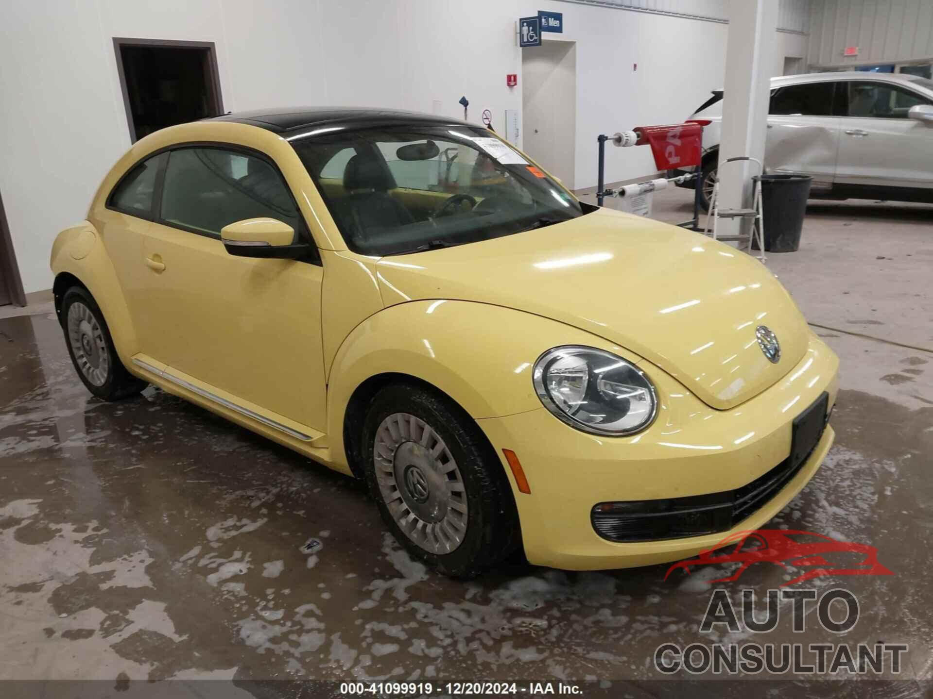 VOLKSWAGEN BEETLE 2015 - 3VWJ17AT2FM643939