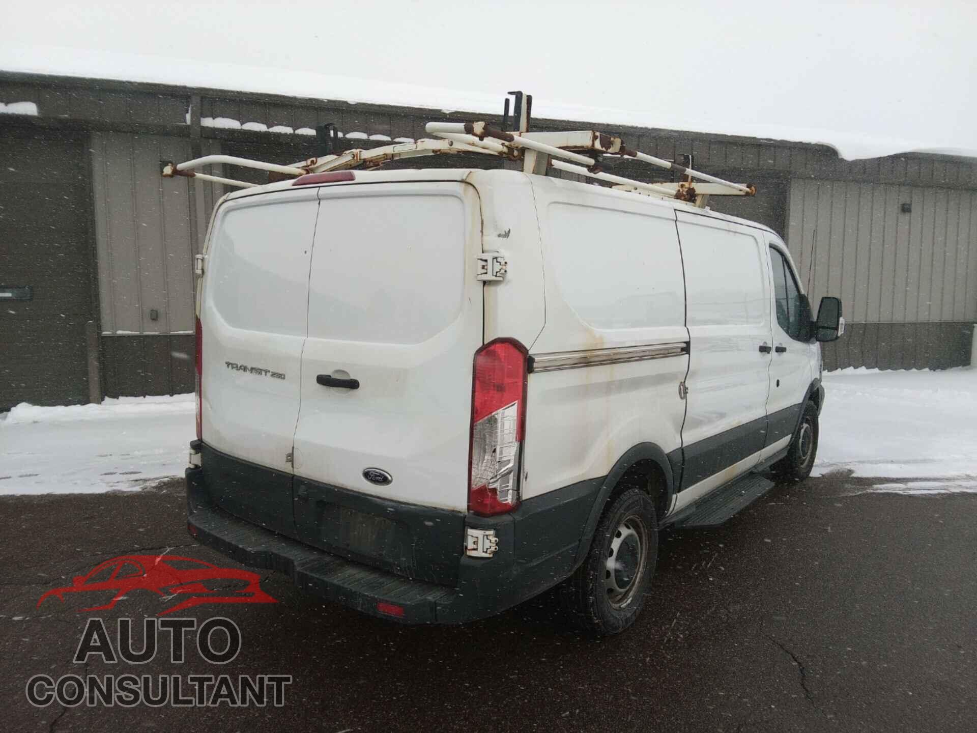 FORD TRANSIT 2017 - 1FTYR1YM1HKB43545