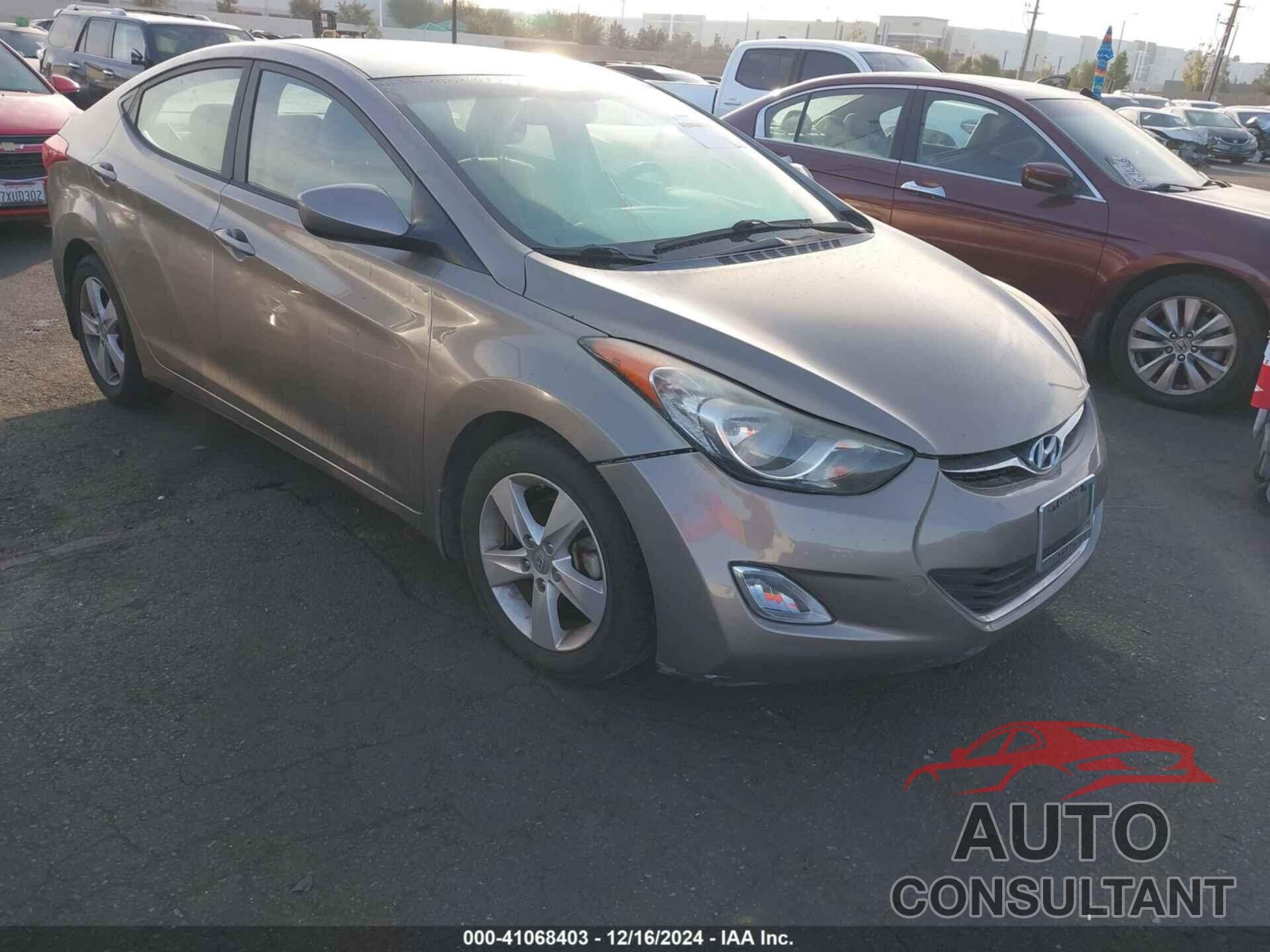 HYUNDAI ELANTRA 2013 - 5NPDH4AE9DH286855
