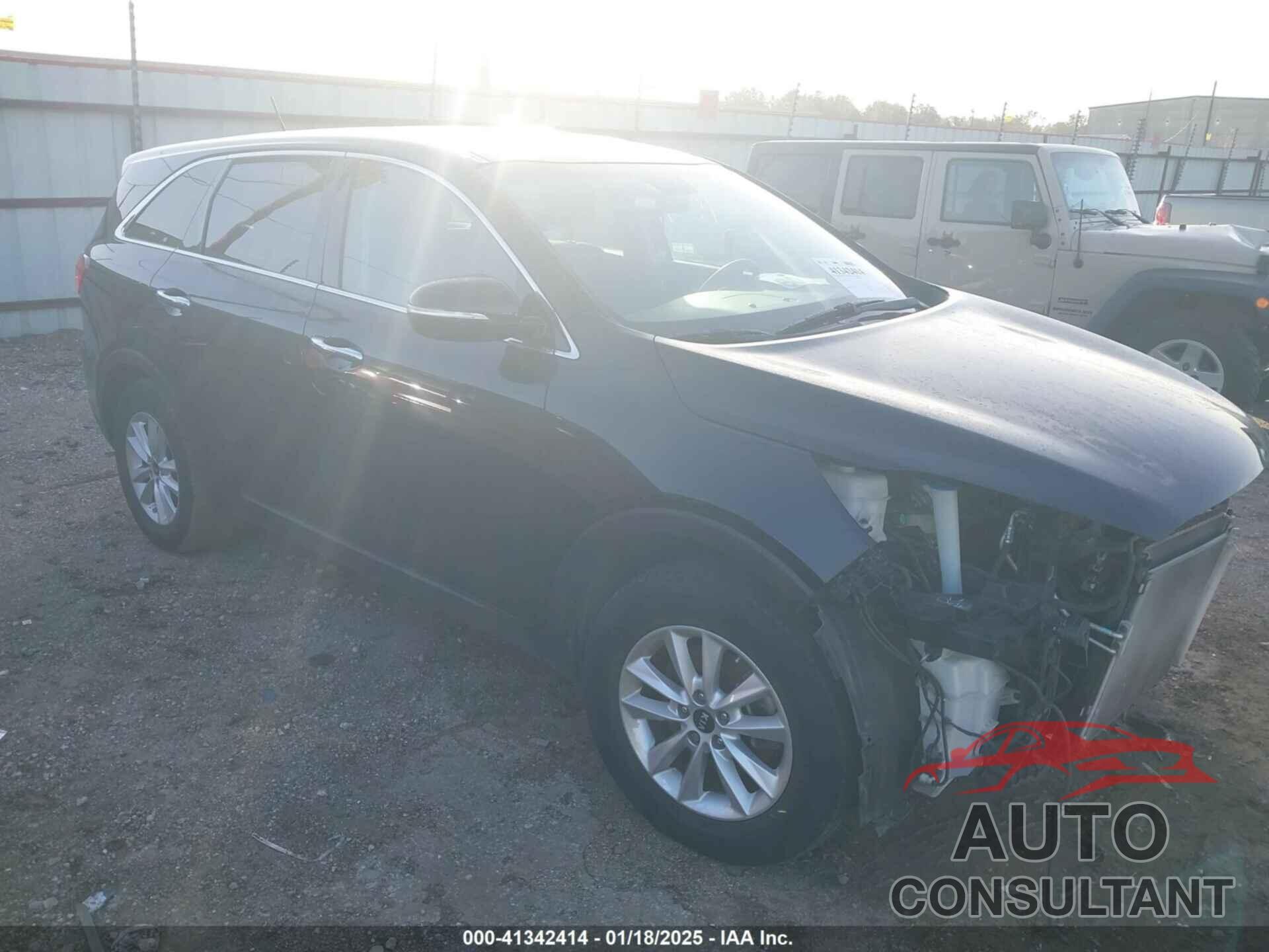 KIA SORENTO 2019 - 5XYPG4A31KG579877