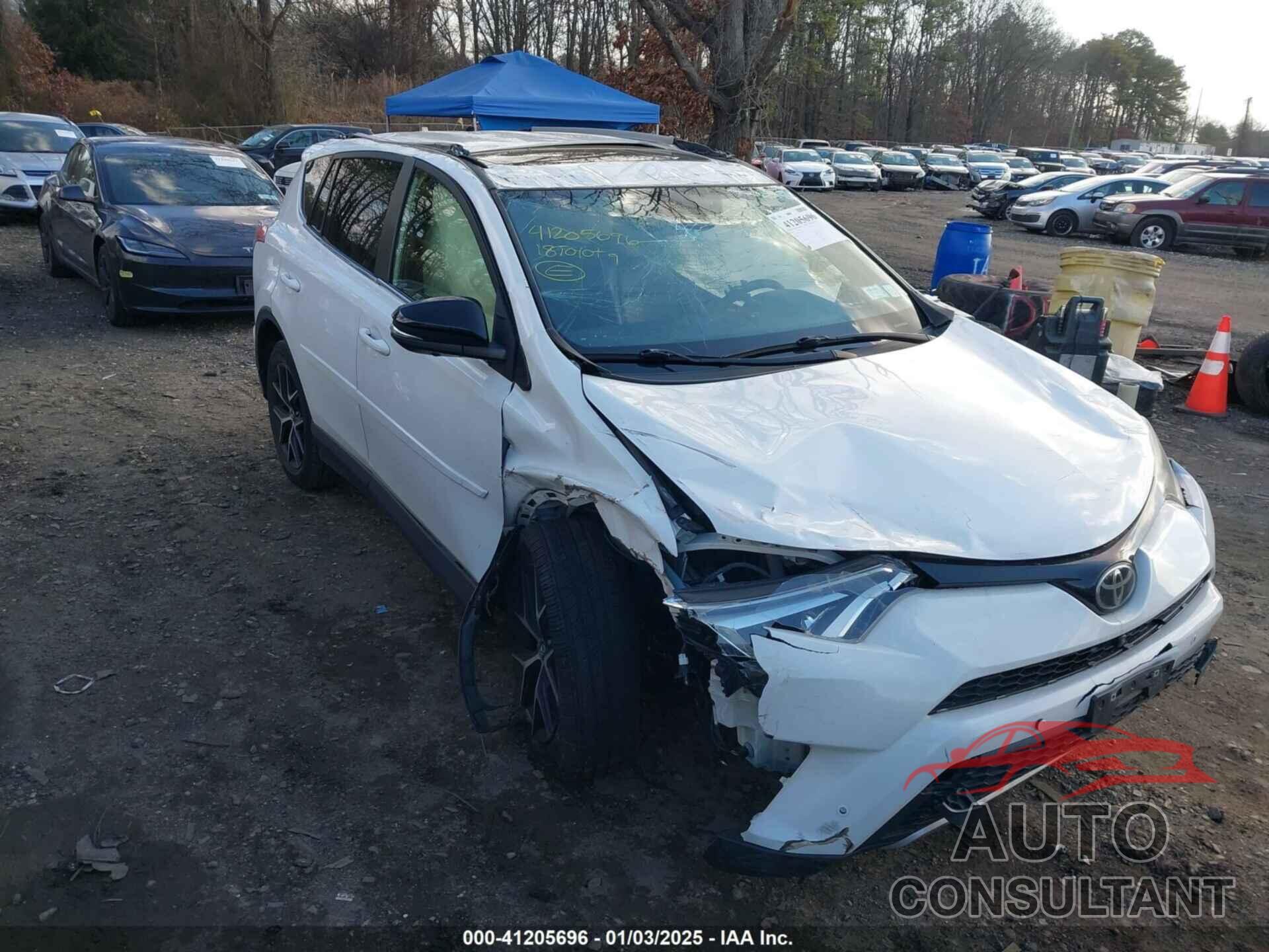 TOYOTA RAV4 2018 - JTMJFREV0JJ205275