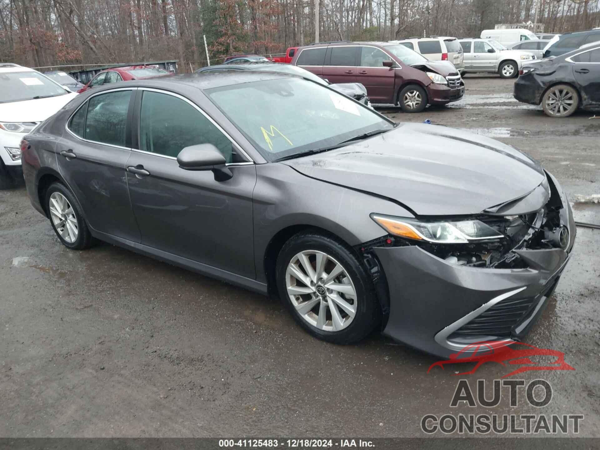 TOYOTA CAMRY 2022 - 4T1C11AK8NU646544