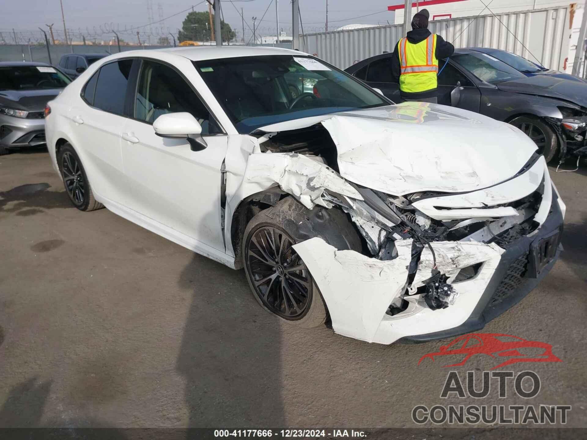 TOYOTA CAMRY 2018 - JTNB11HK0J3040401