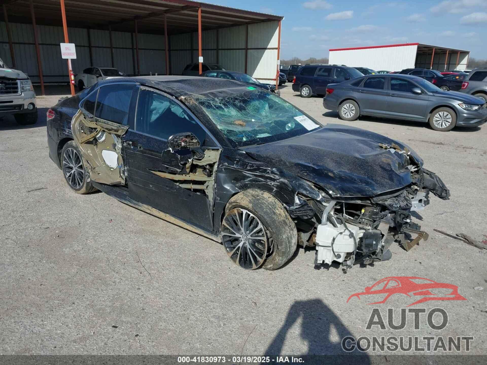 TOYOTA CAMRY 2018 - 4T1B11HK6JU124877