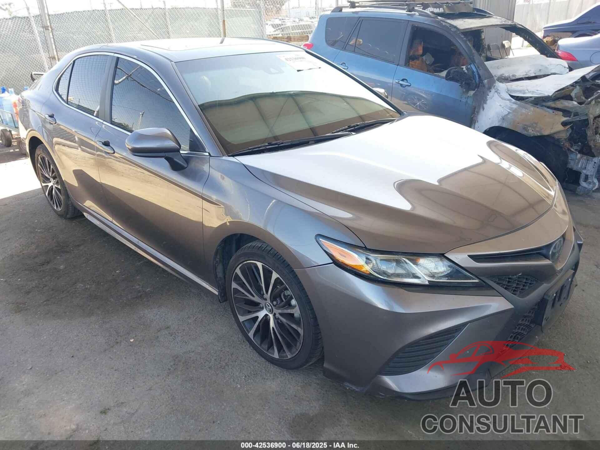 TOYOTA CAMRY 2018 - 4T1B11HK4JU676782