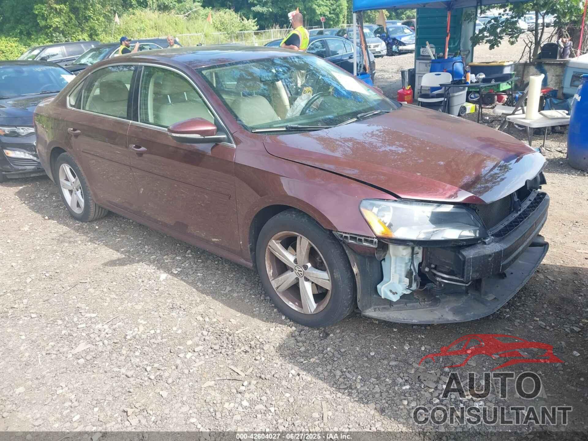VOLKSWAGEN PASSAT 2012 - 1VWBP7A33CC043835
