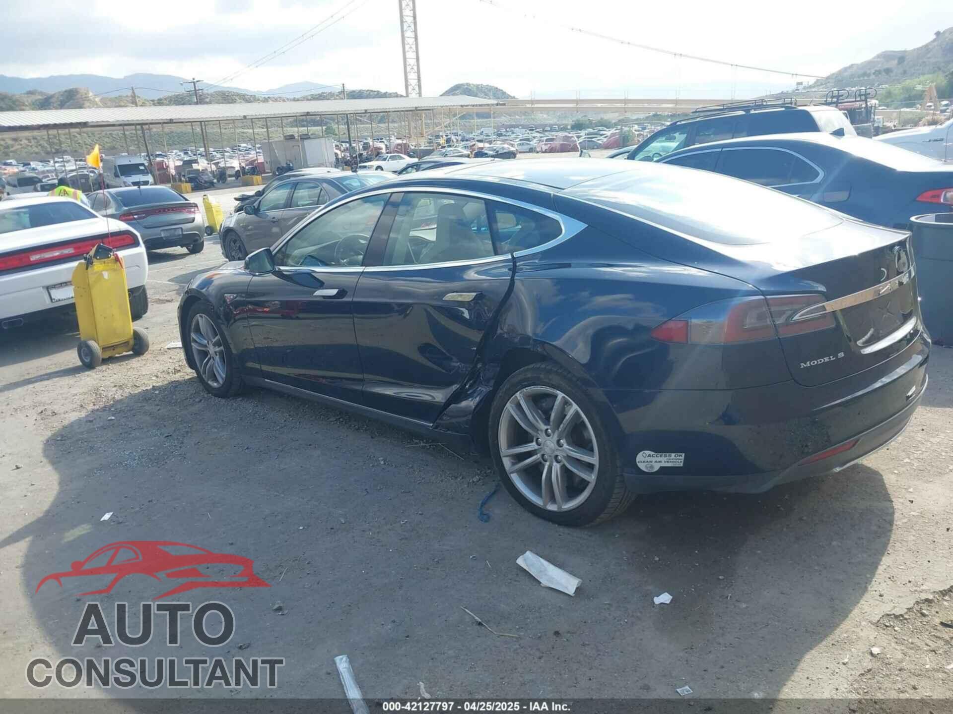 TESLA MODEL S 2013 - 5YJSA1CN8DFP07177