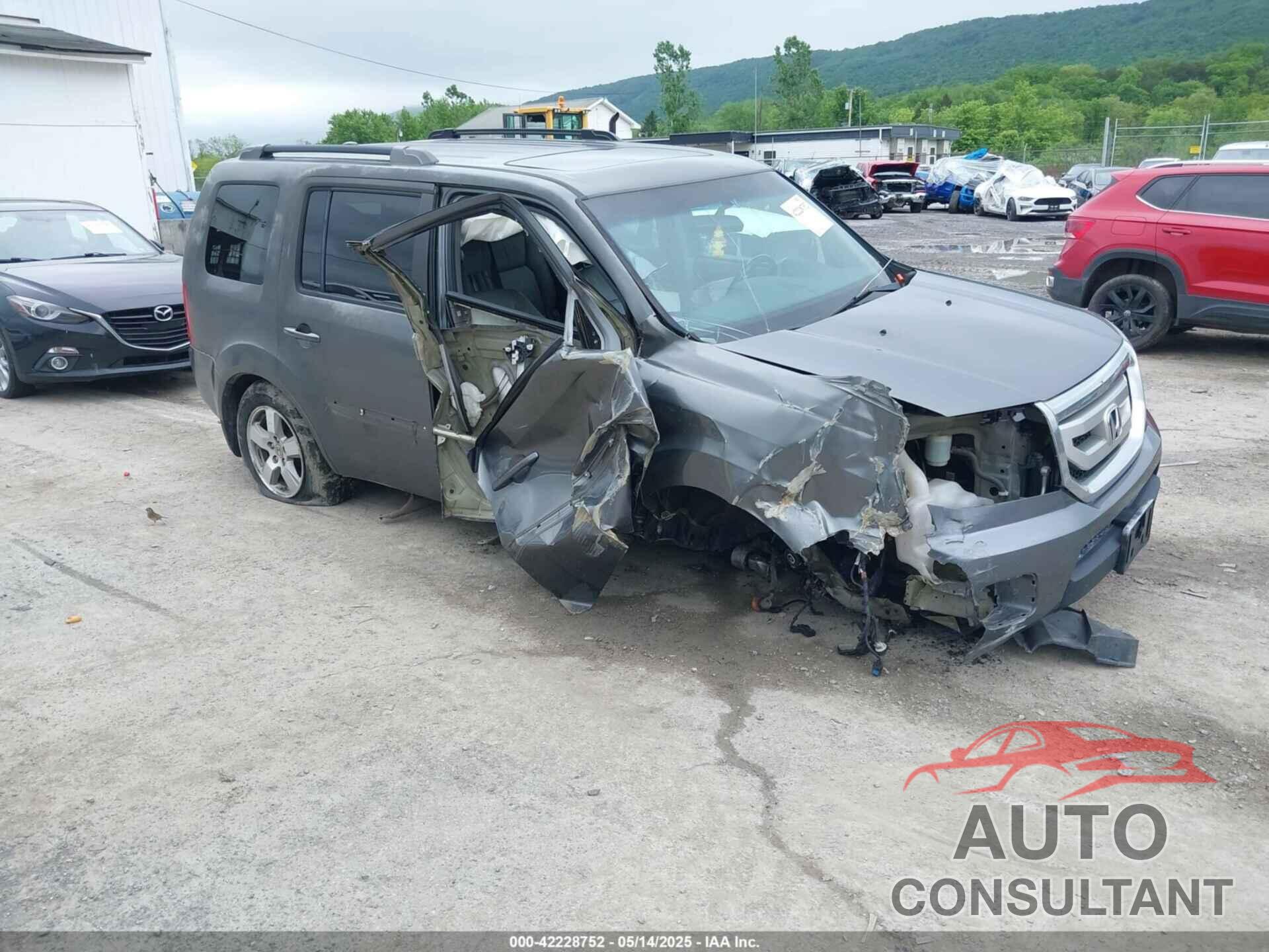 HONDA PILOT 2011 - 5FNYF4H60BB051942