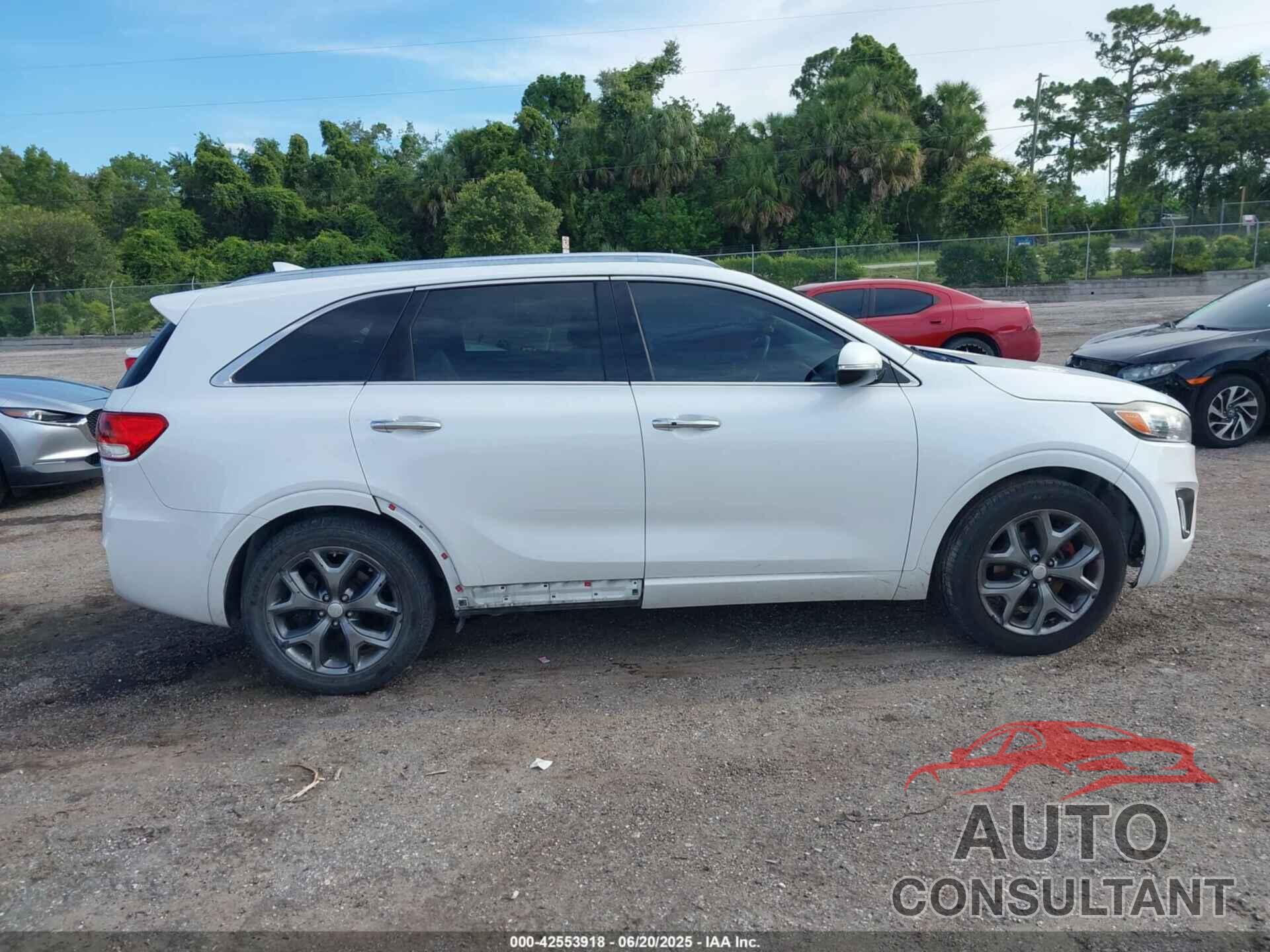 KIA SORENTO 2017 - 5XYPK4A50HG308771