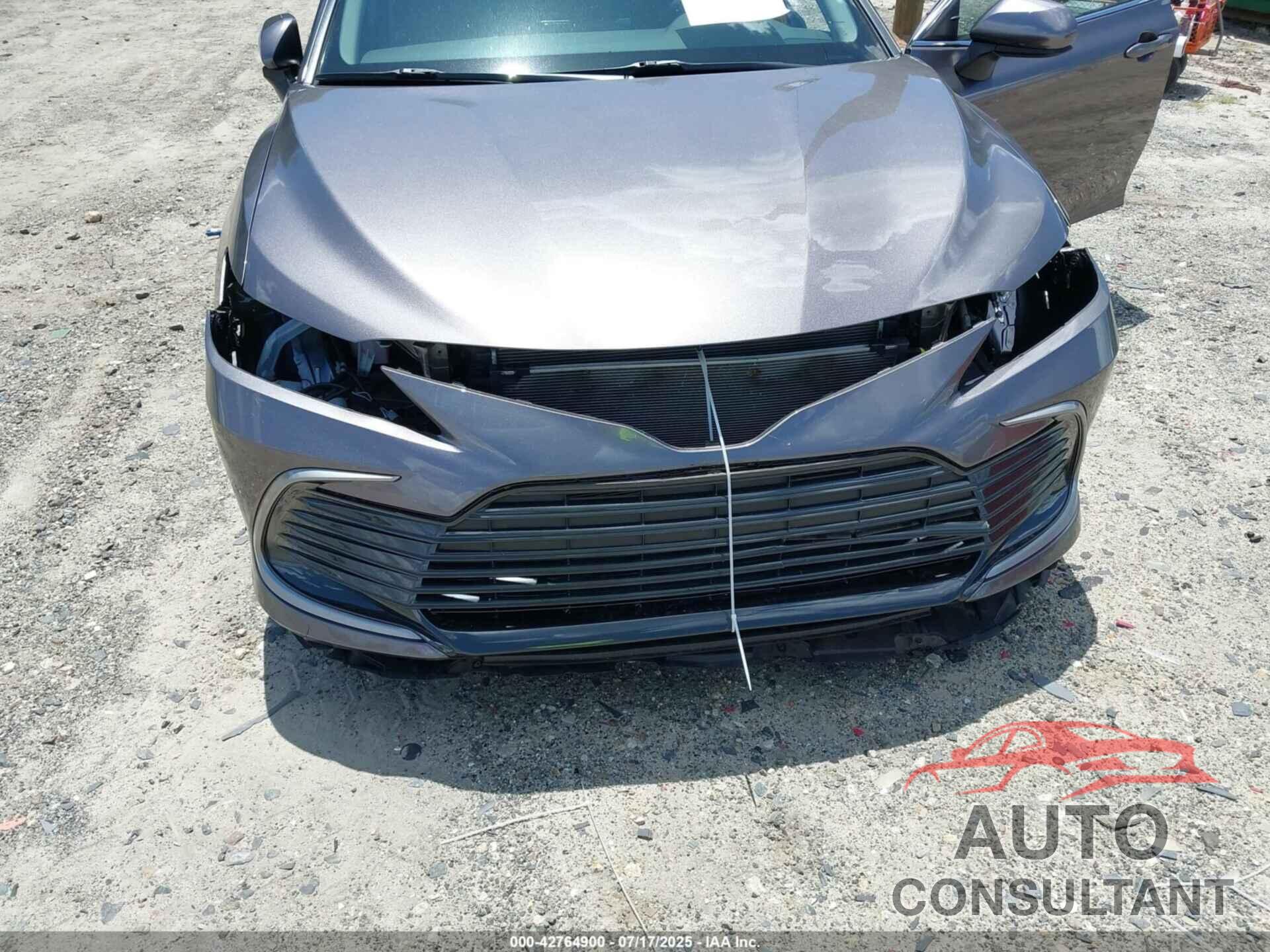 TOYOTA CAMRY 2022 - 4T1C11AK5NU644119