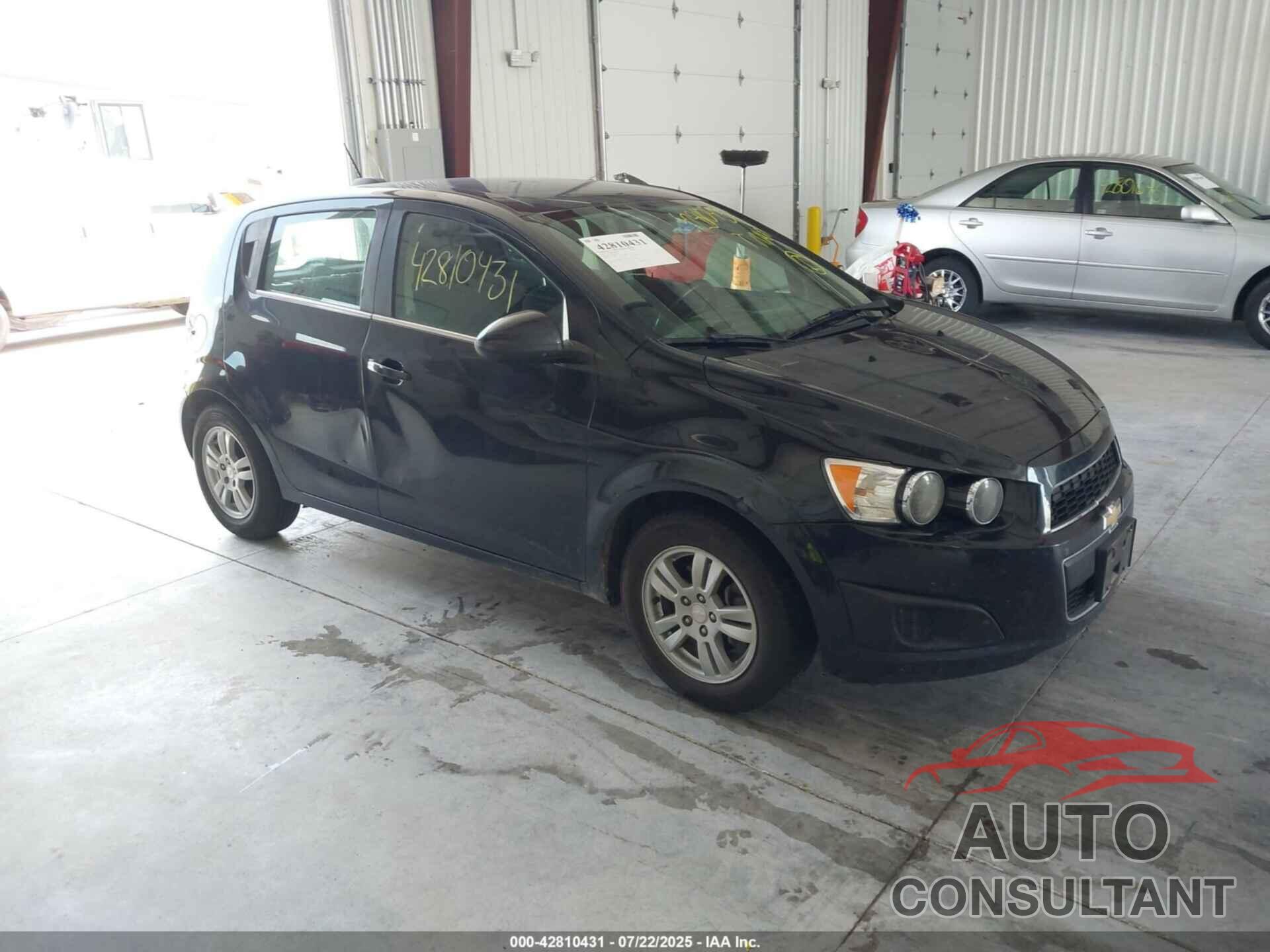 CHEVROLET SONIC 2015 - 1G1JC6SH3F4131077