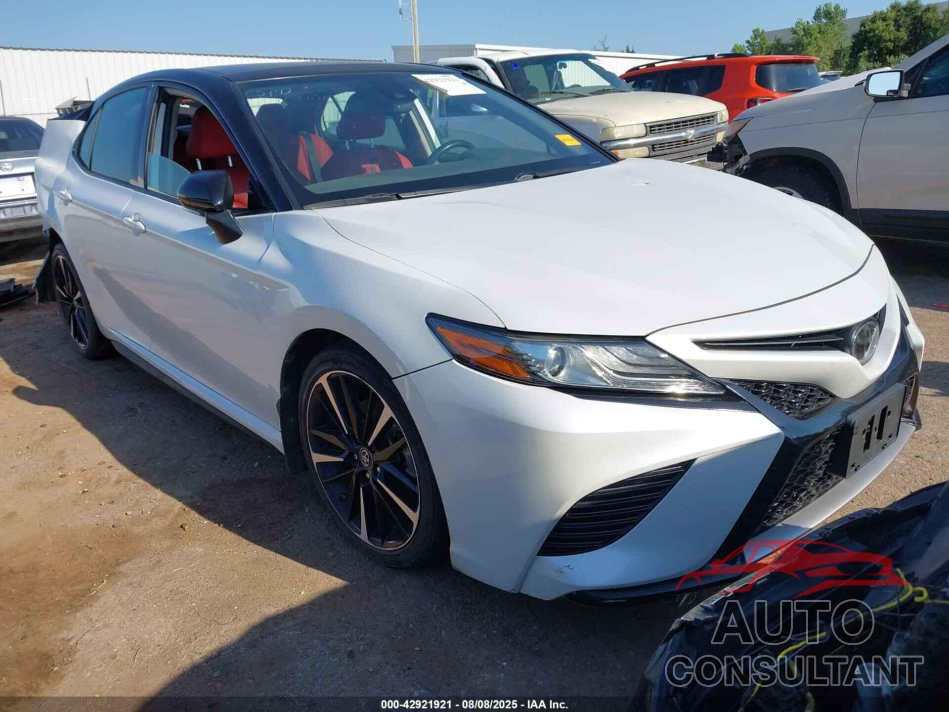 TOYOTA CAMRY 2019 - 4T1B61HK0KU208423