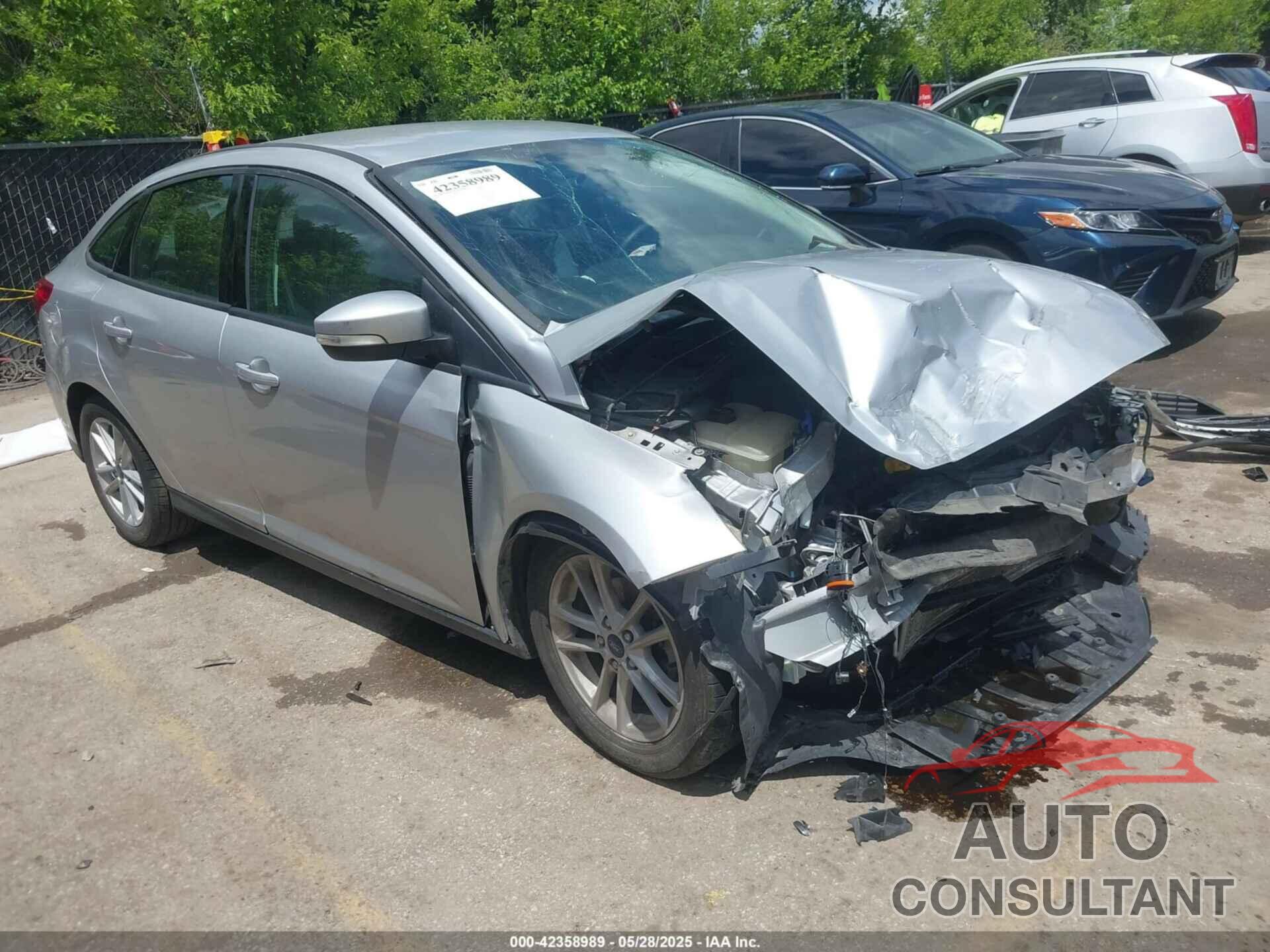 FORD FOCUS 2017 - 1FADP3F29HL324037