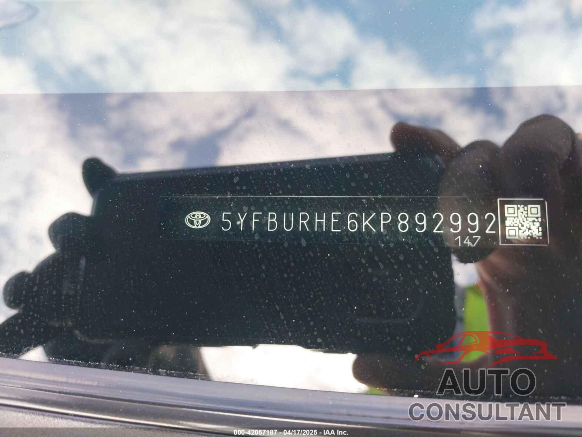 TOYOTA COROLLA 2019 - 5YFBURHE6KP892992