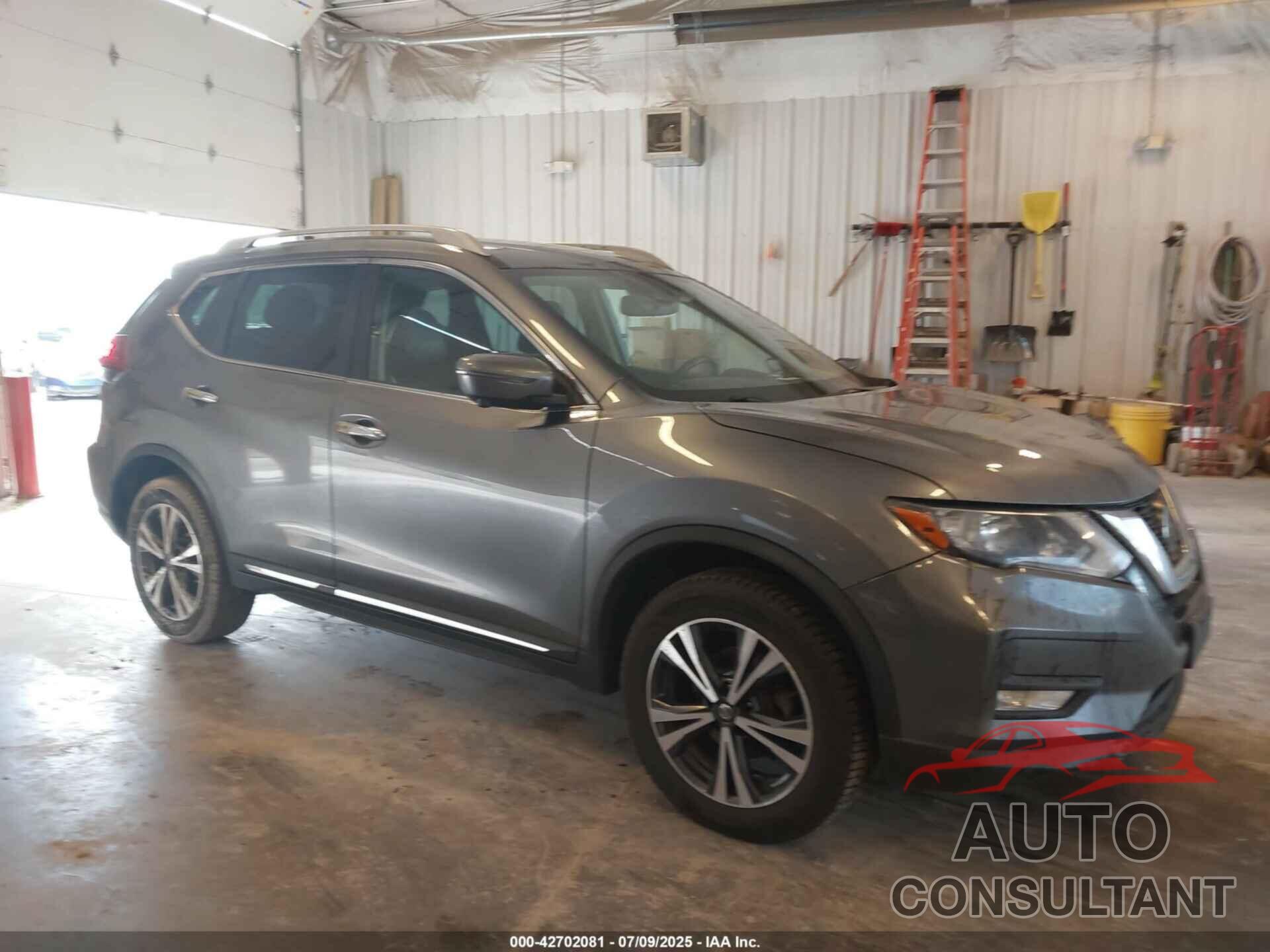 NISSAN ROGUE 2018 - 5N1AT2MV0JC733237