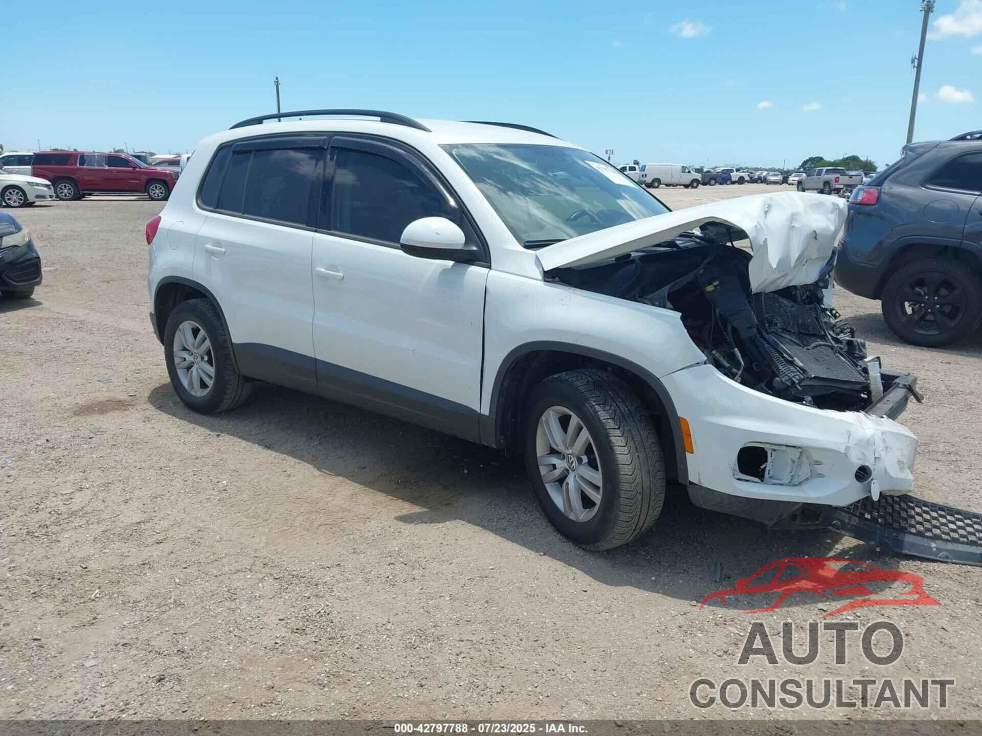 VOLKSWAGEN TIGUAN 2016 - WVGAV7AX5GW557452