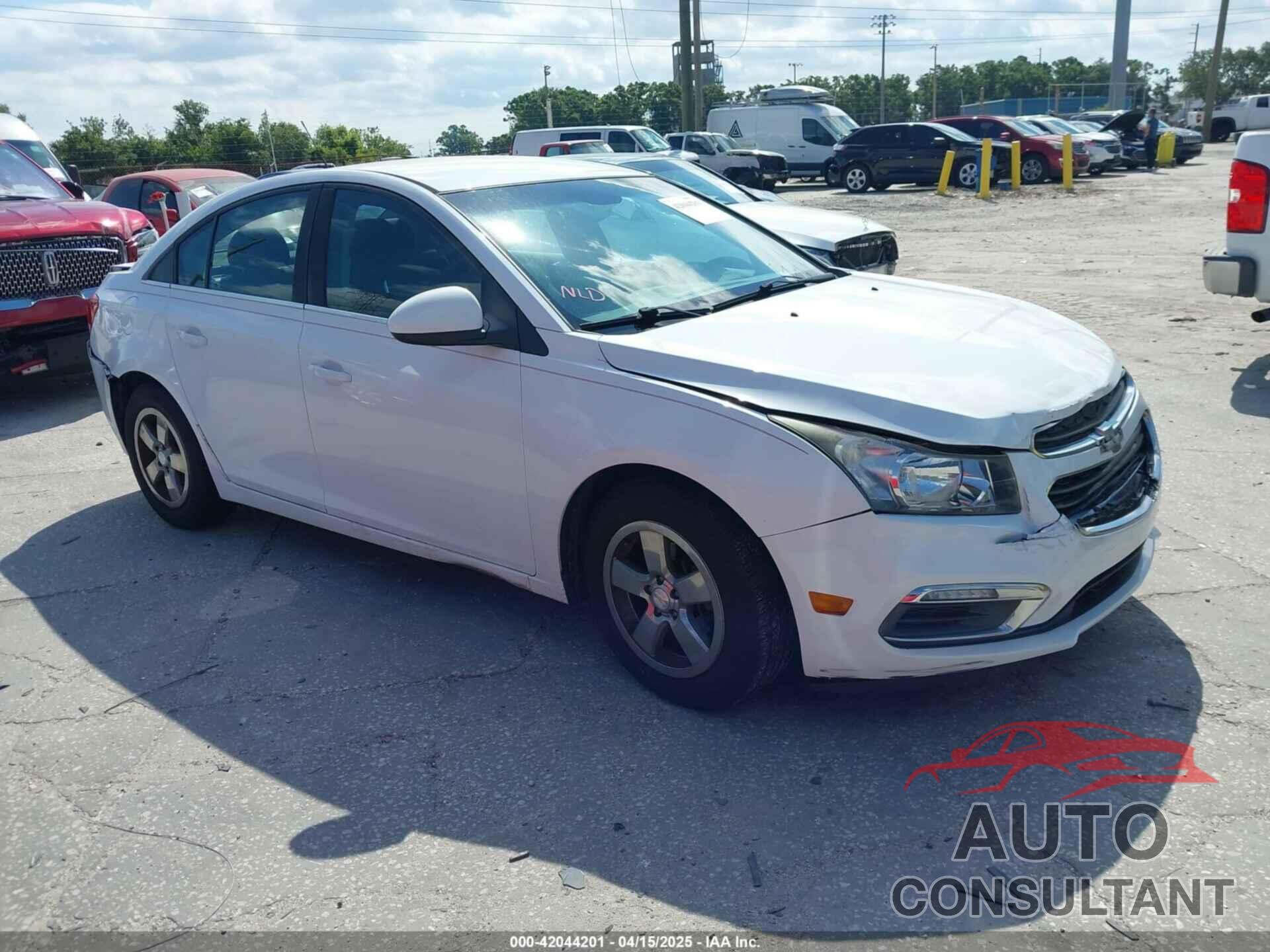 CHEVROLET CRUZE 2015 - 1G1PC5SB2F7215969