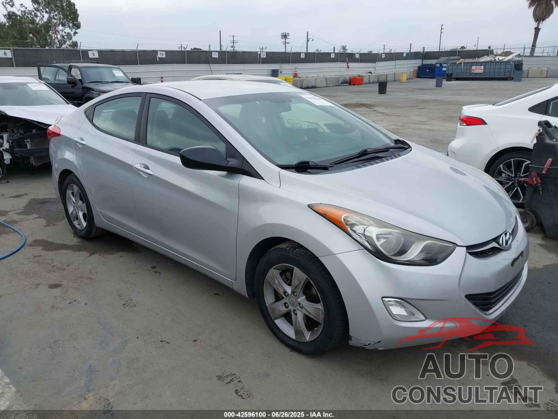 HYUNDAI ELANTRA 2012 - KMHDH4AEXCU349624