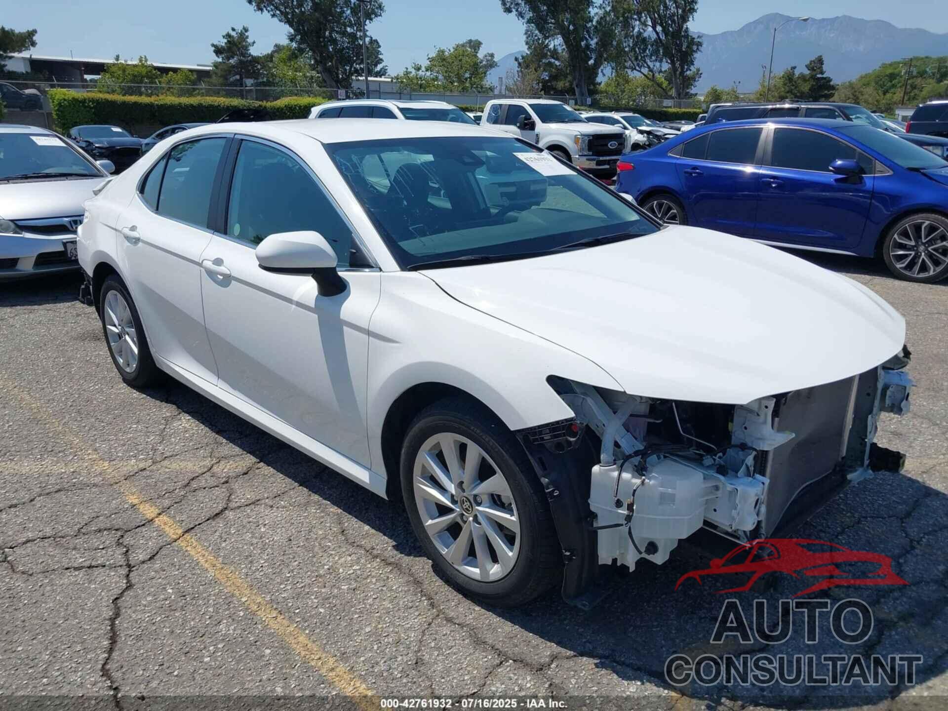 TOYOTA CAMRY 2024 - 4T1C11AK7RU236890