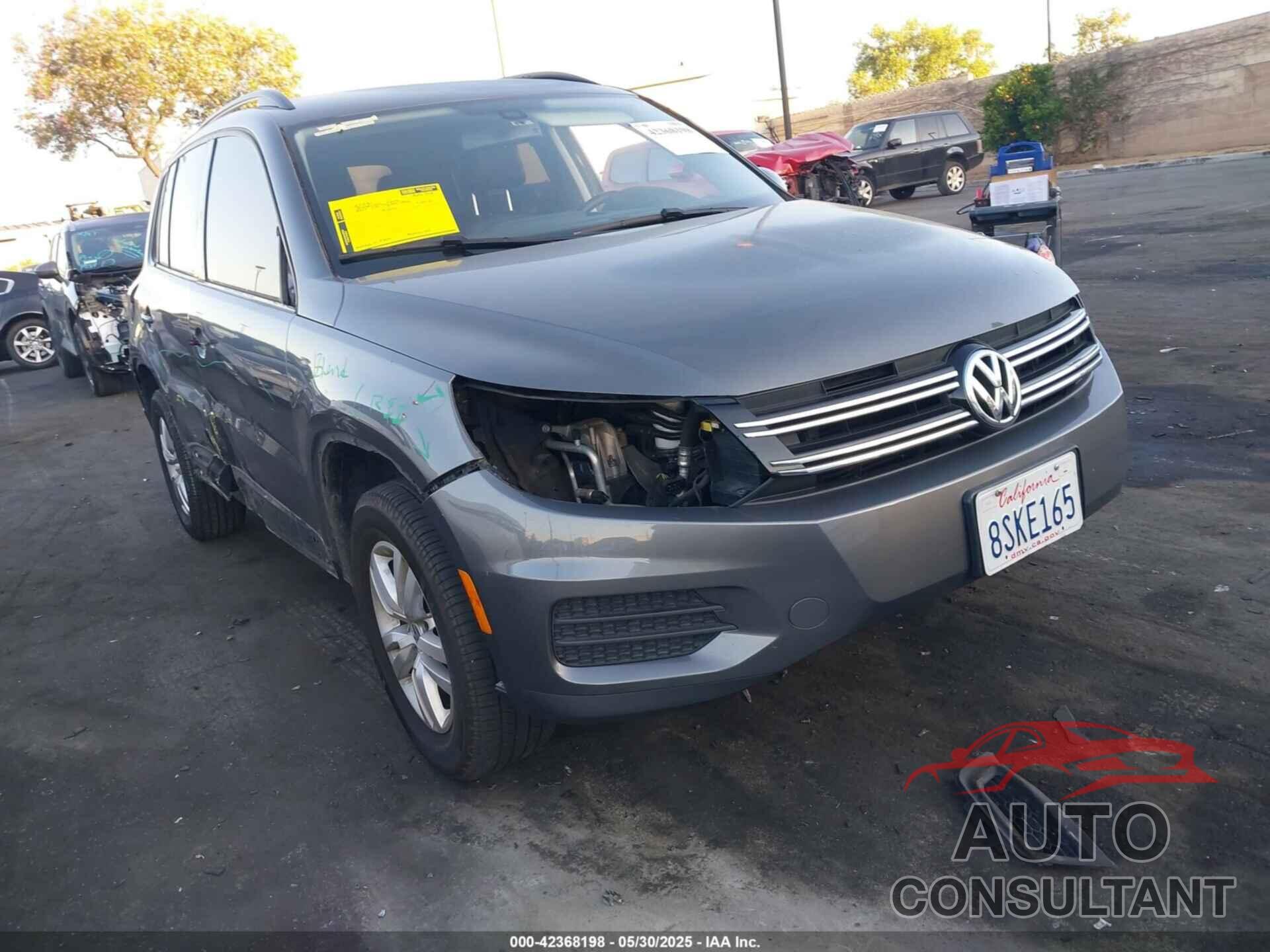 VOLKSWAGEN TIGUAN 2017 - WVGAV7AXXHK035781