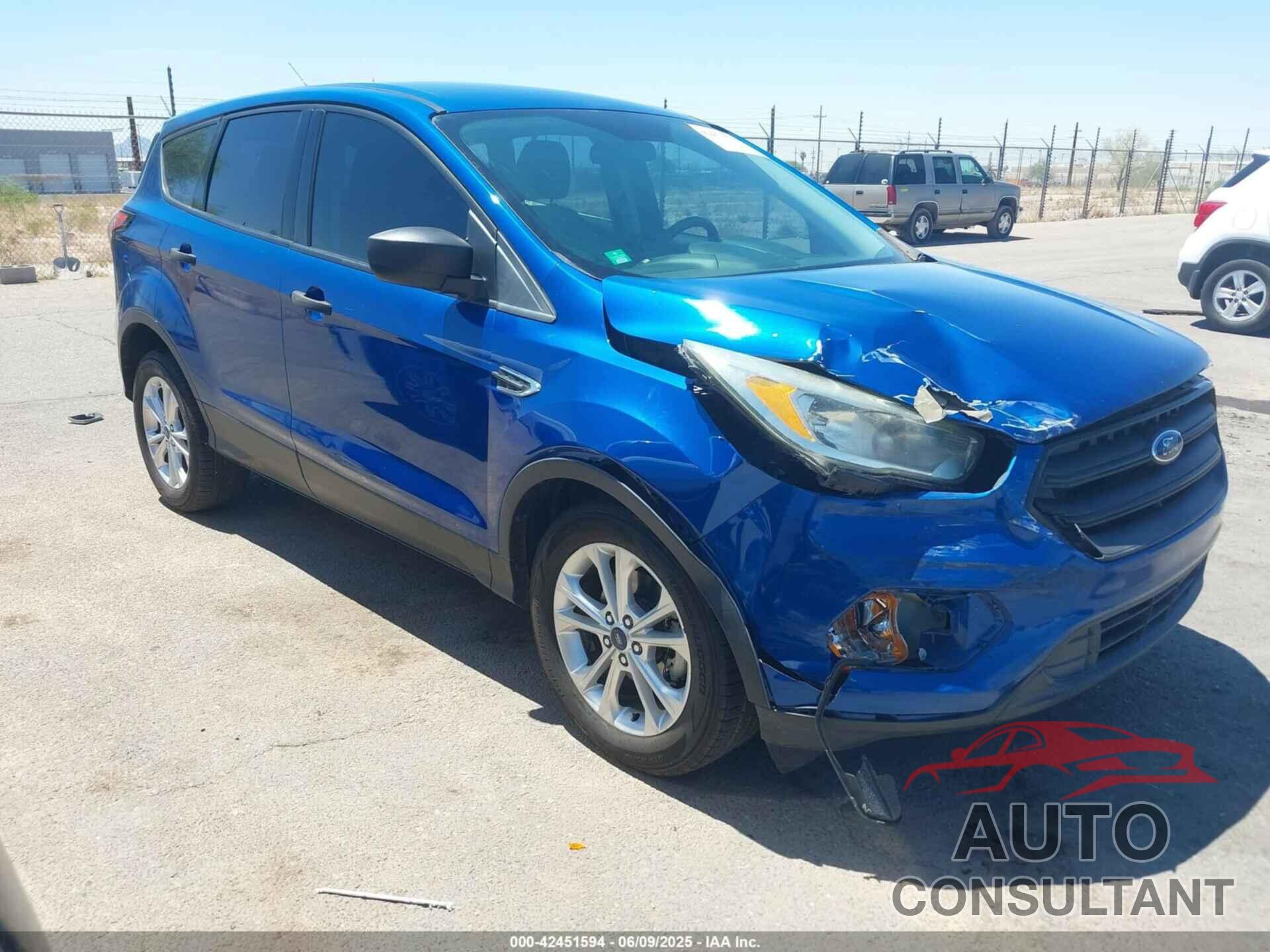 FORD ESCAPE 2017 - 1FMCU0F76HUC02234