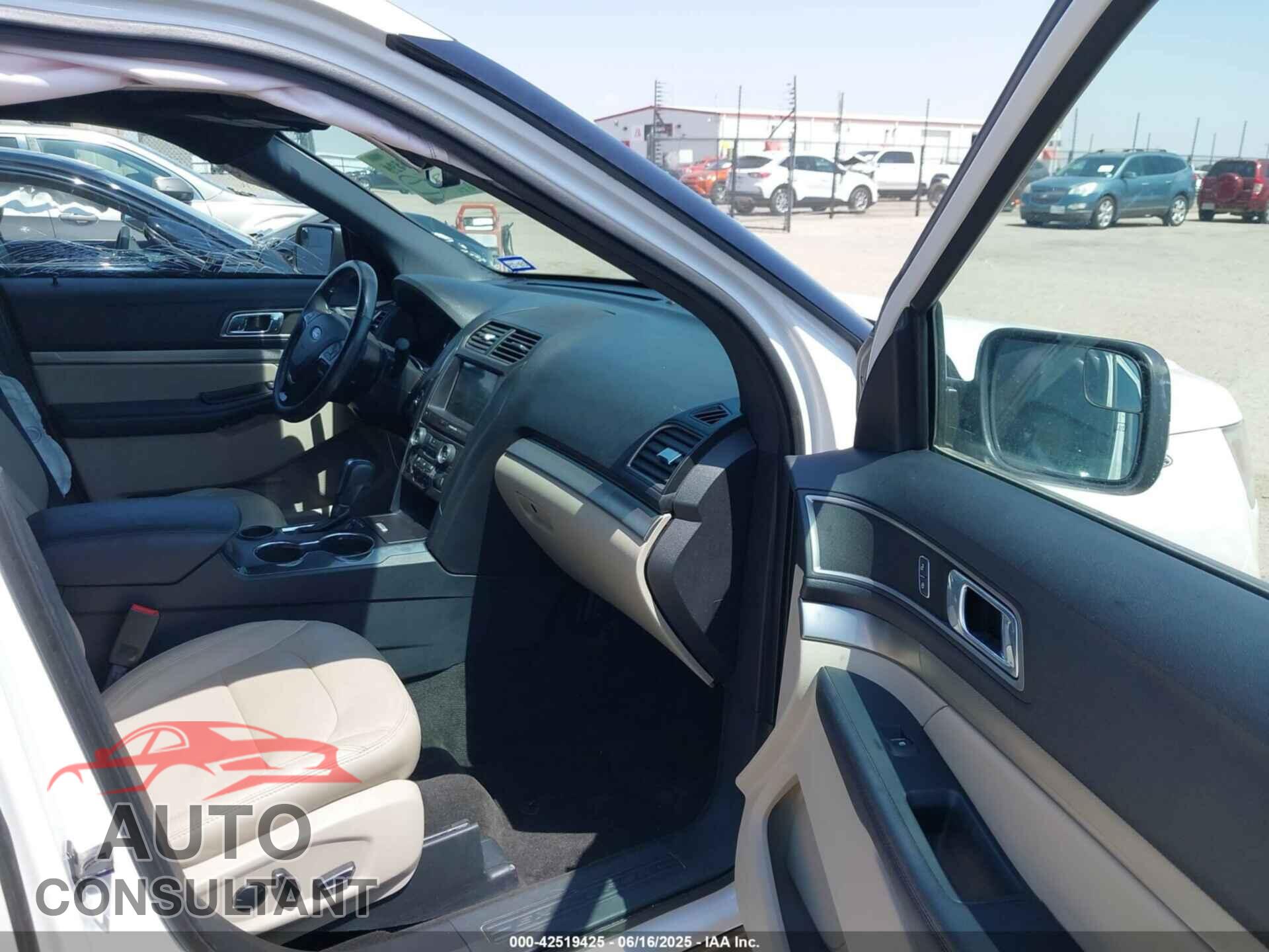 FORD EXPLORER 2018 - 1FM5K7D80JGB55452