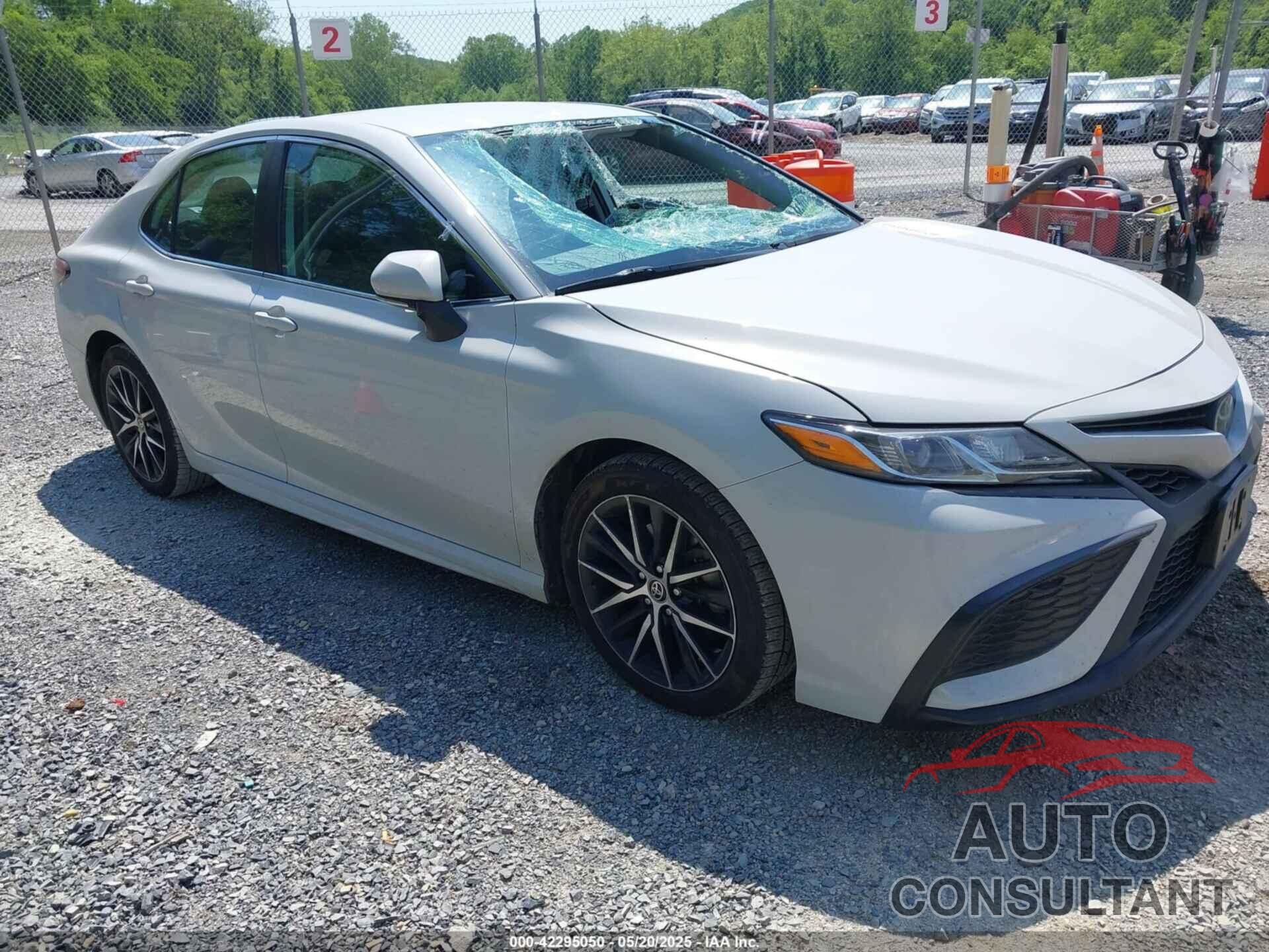TOYOTA CAMRY 2022 - 4T1G11AK4NU063700