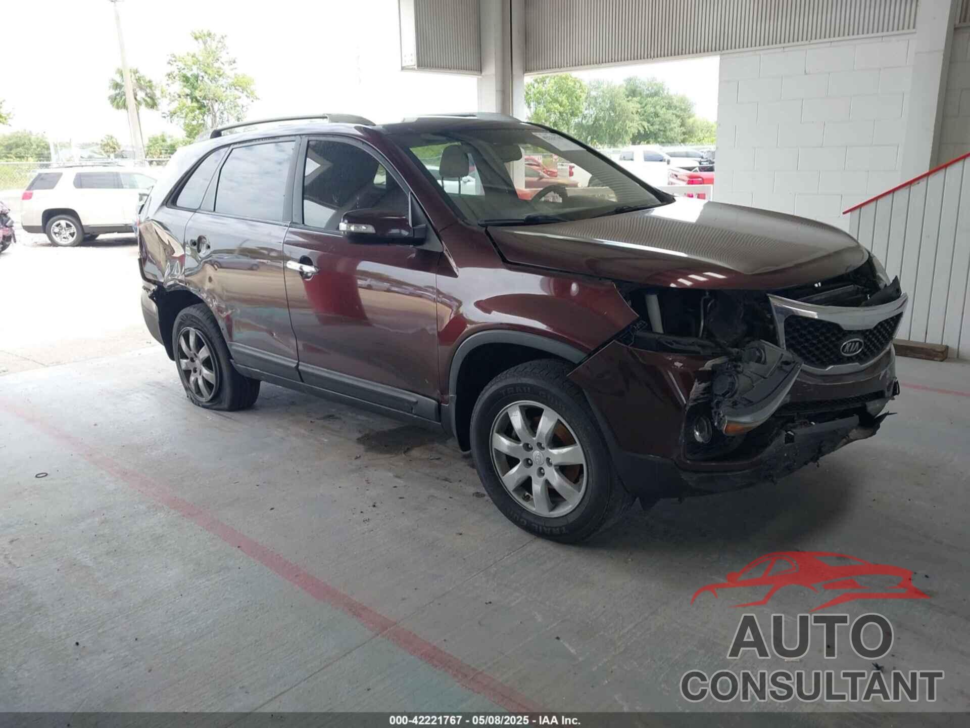 KIA SORENTO 2011 - 5XYKT3A17BG072223