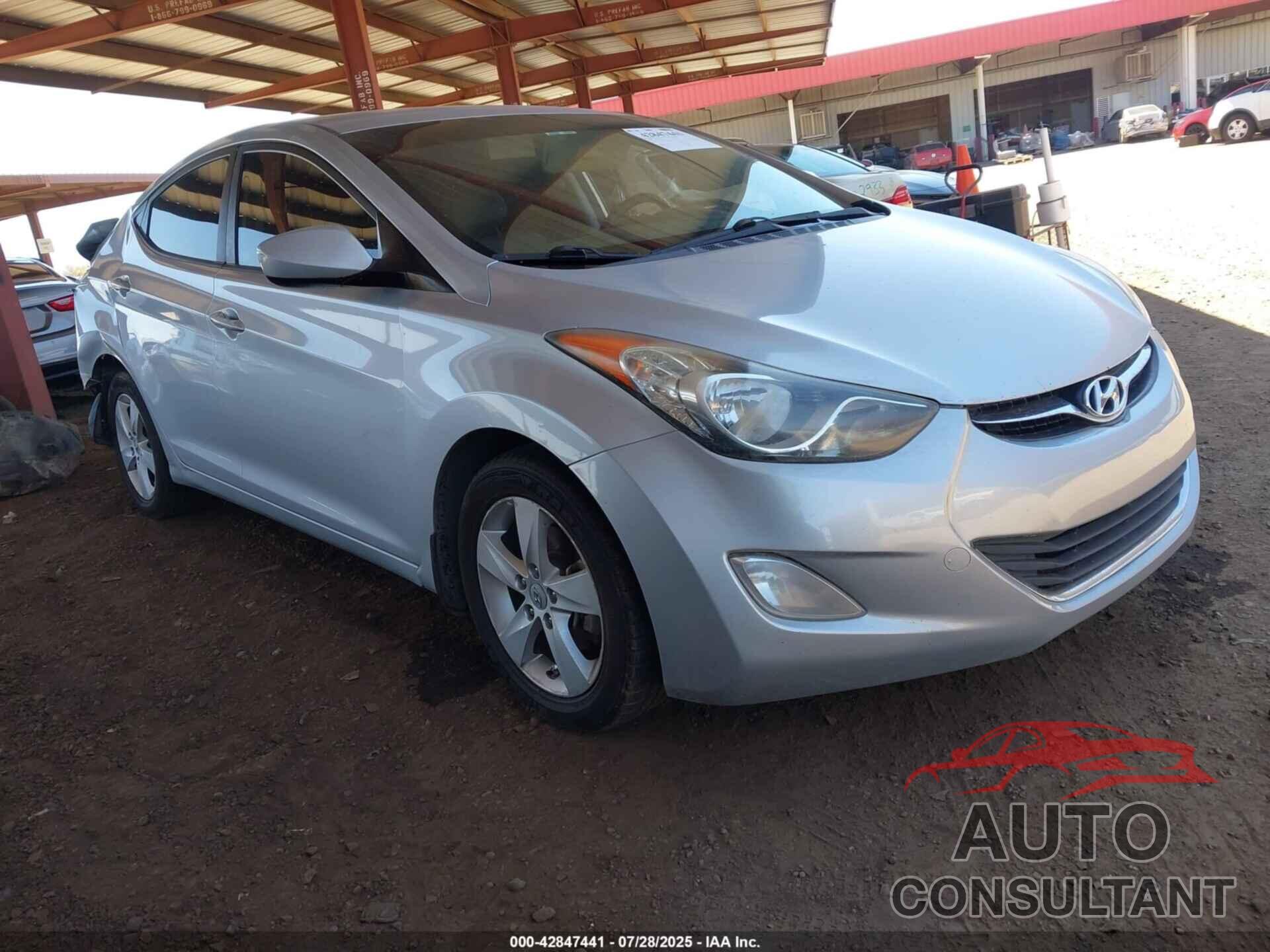 HYUNDAI ELANTRA 2013 - 5NPDH4AE7DH194773