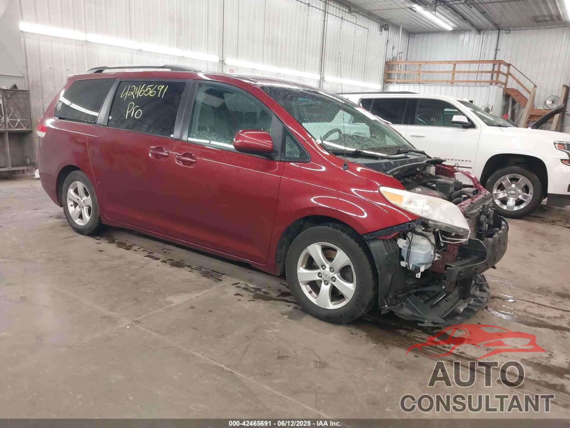 TOYOTA SIENNA 2011 - 5TDKK3DC9BS105483
