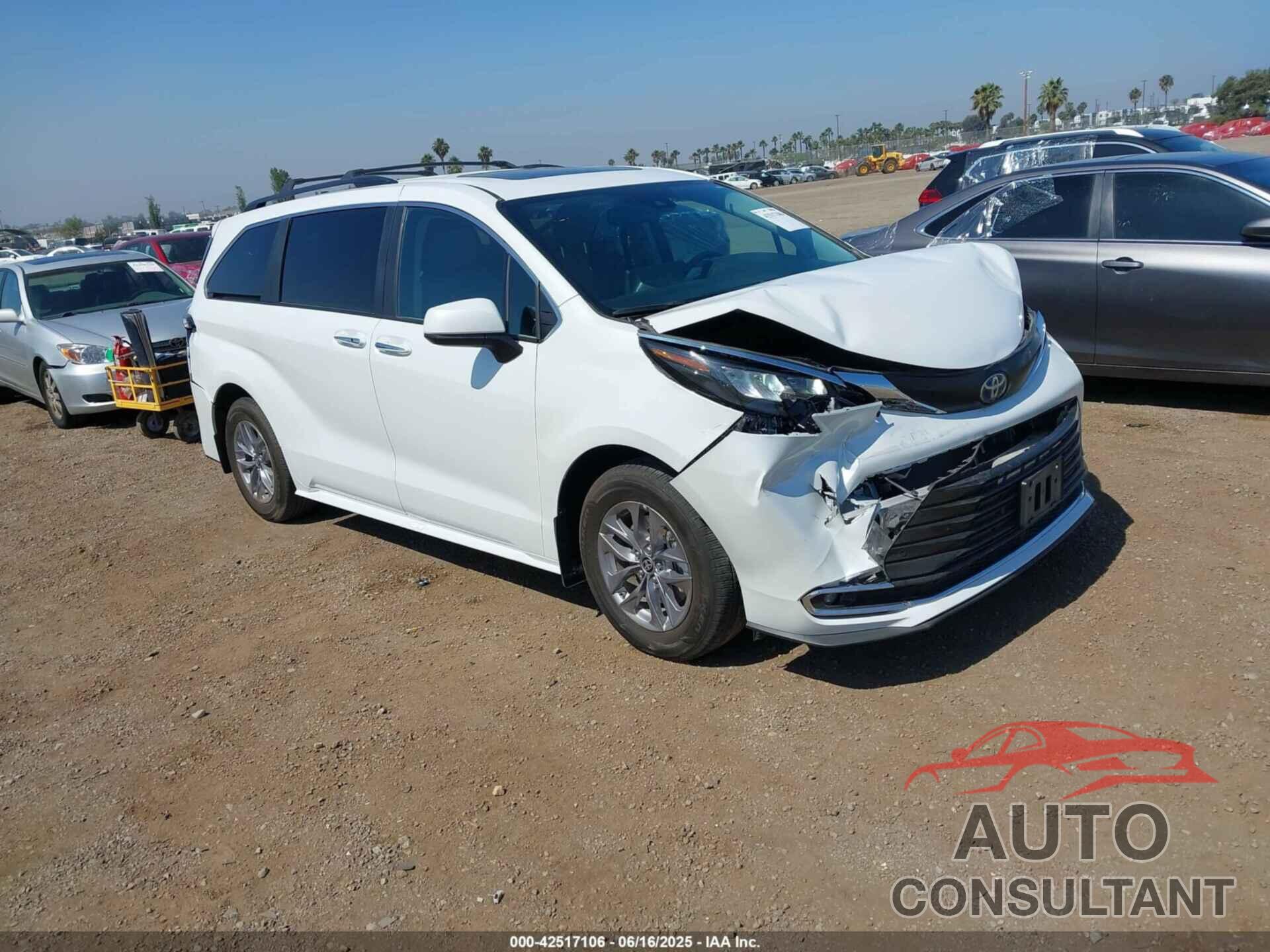 TOYOTA SIENNA 2024 - 5TDJRKEC8RS220344