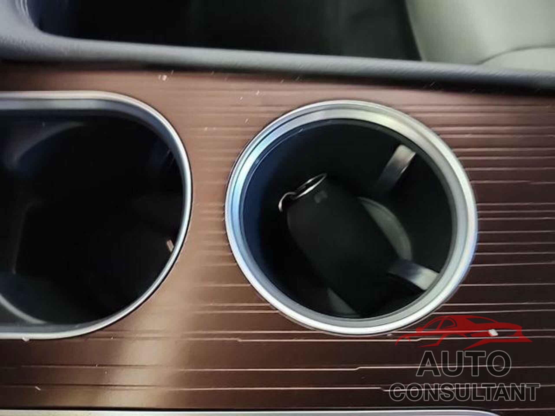 TOYOTA SIENNA 2023 - 5TDYRKEC5PS161927