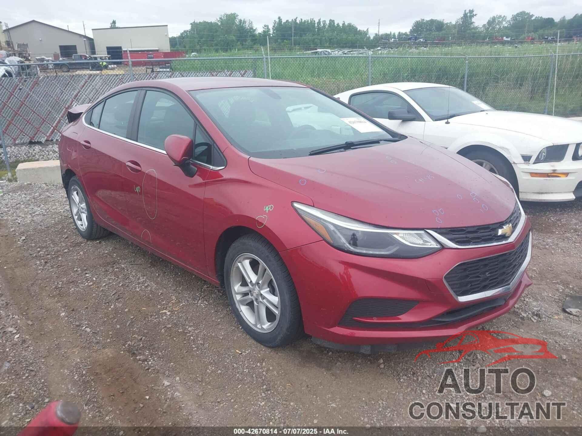 CHEVROLET CRUZE 2018 - 1G1BE5SM9J7122526