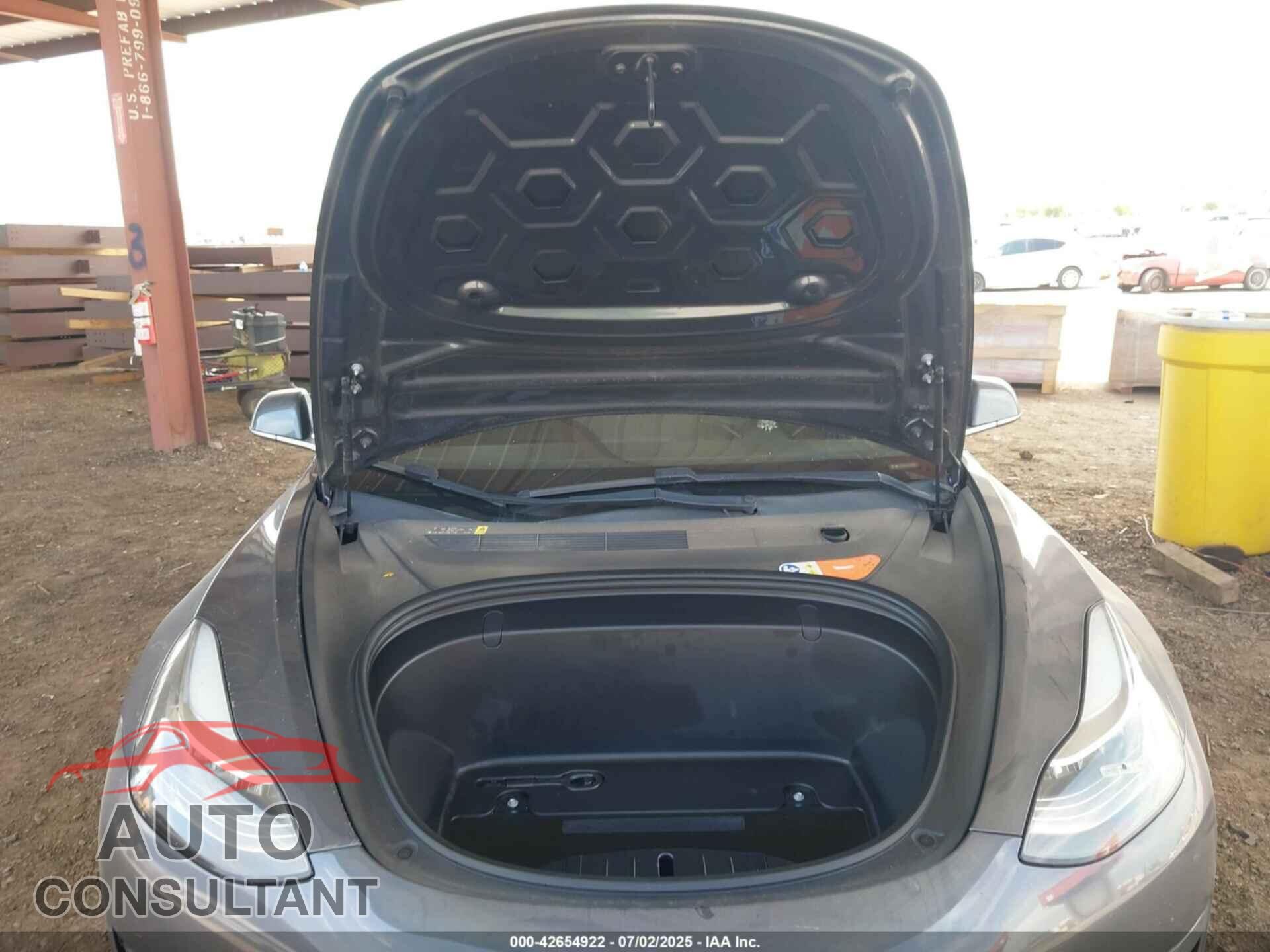 TESLA MODEL 3 2018 - 5YJ3E1EA7JF016480