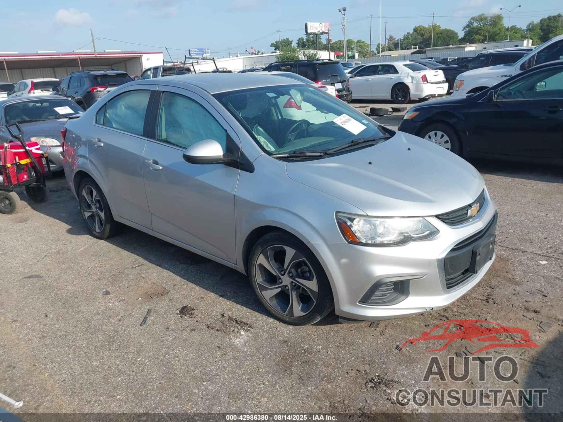 CHEVROLET SONIC 2018 - 1G1JF5SBXJ4104495