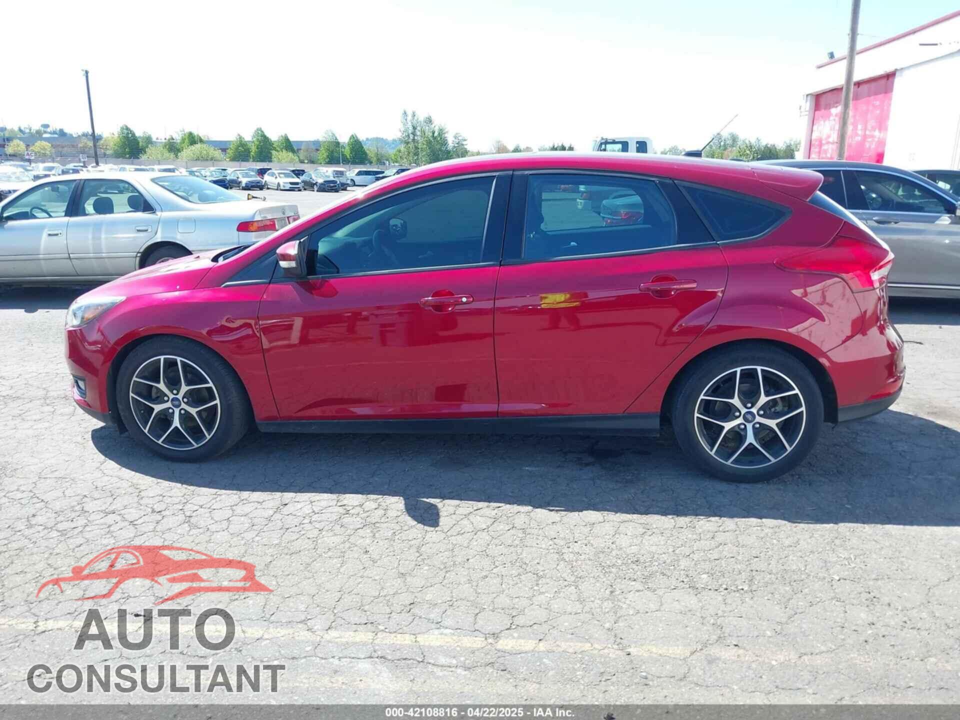 FORD FOCUS 2017 - 1FADP3M27HL214624