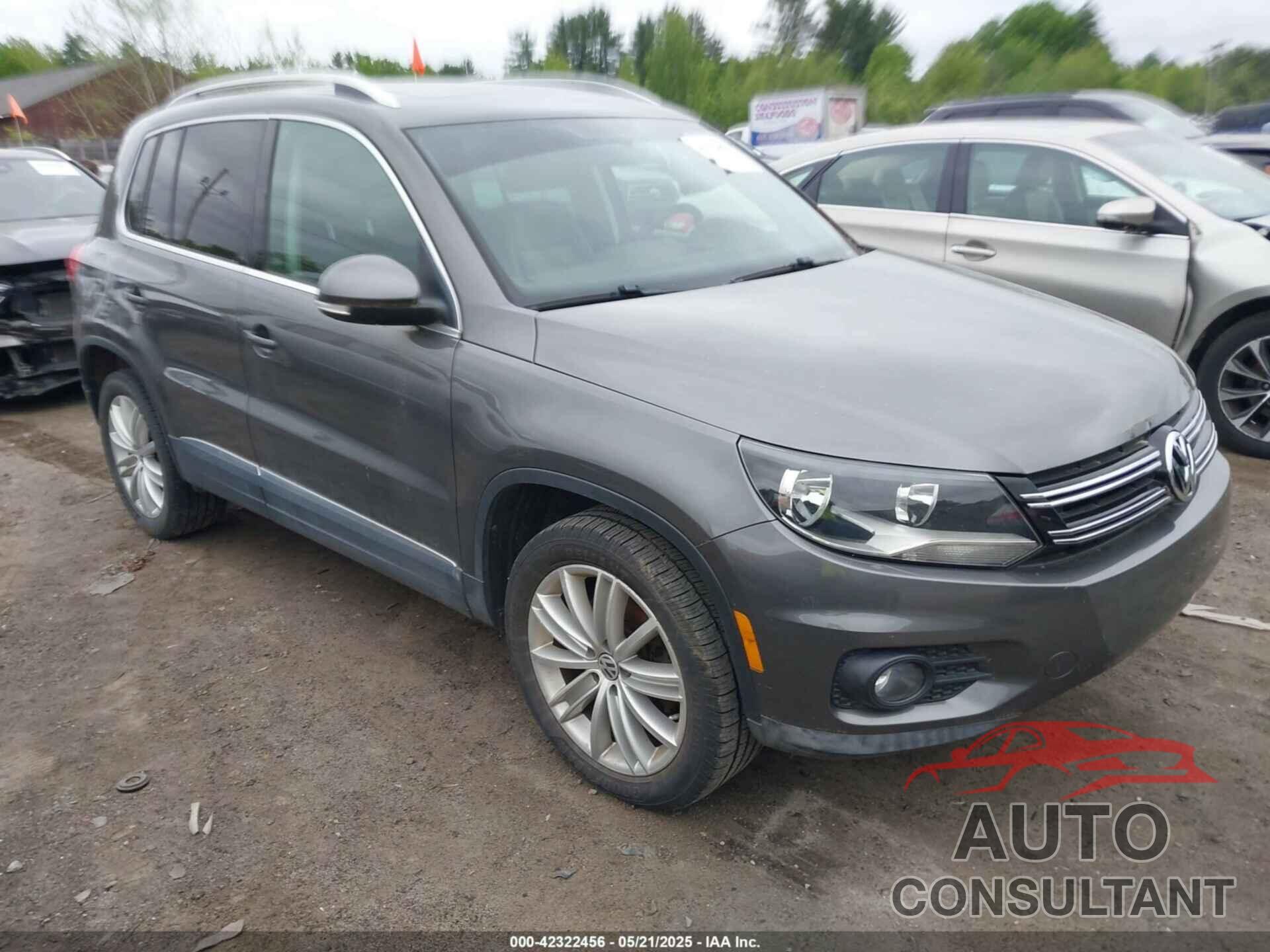 VOLKSWAGEN TIGUAN 2012 - WVGAV7AX9CW000568