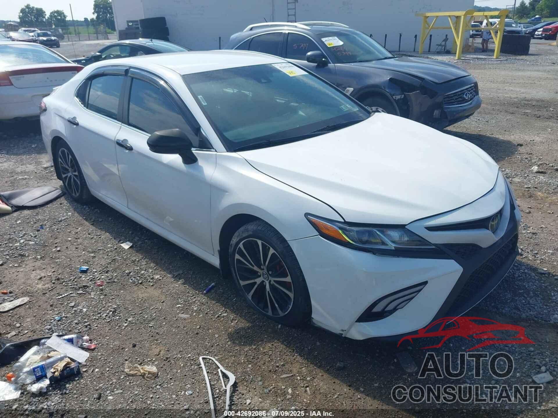 TOYOTA CAMRY 2018 - 4T1B11HK6JU037948