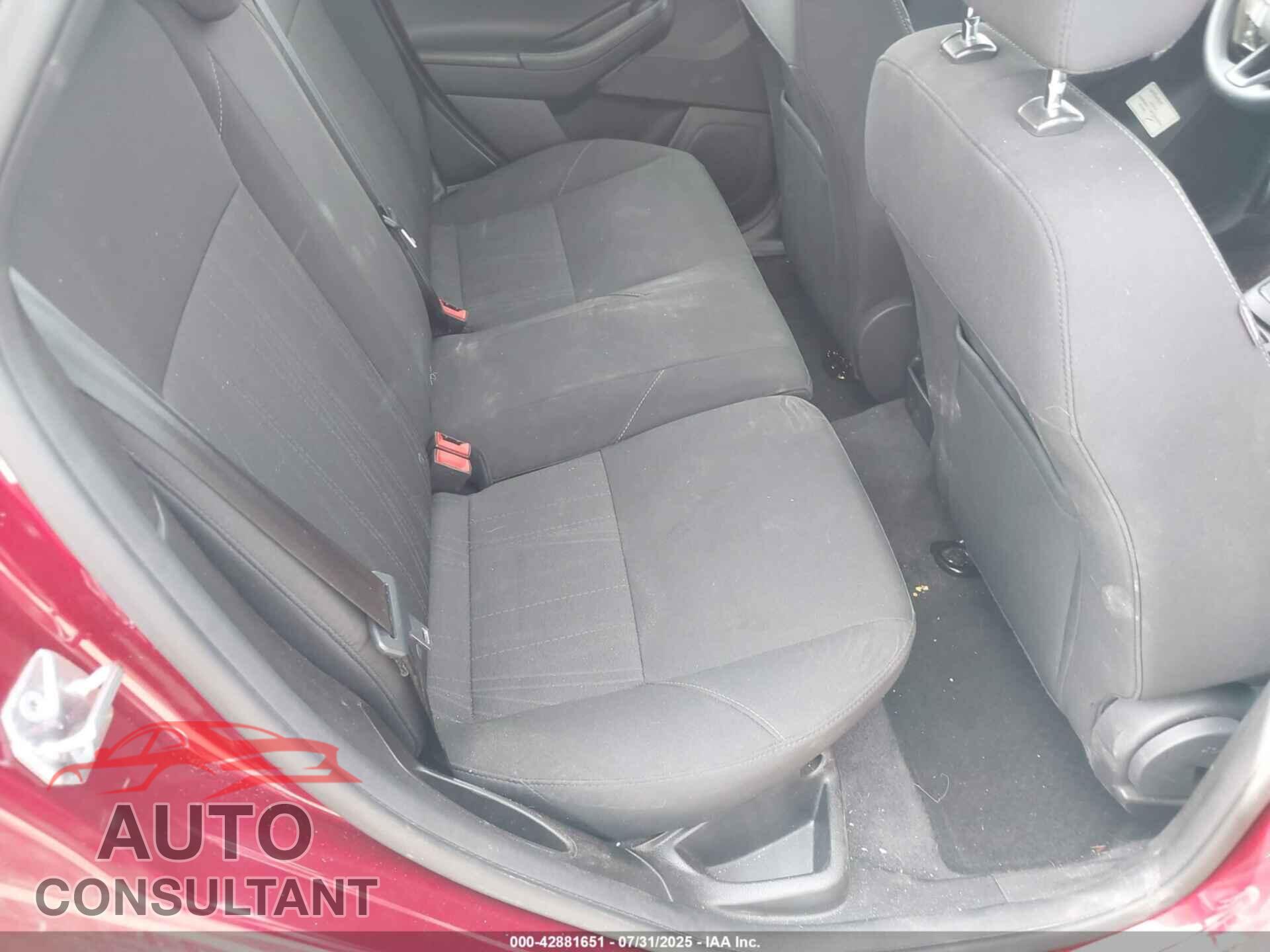FORD FOCUS 2017 - 1FADP3K28HL209676