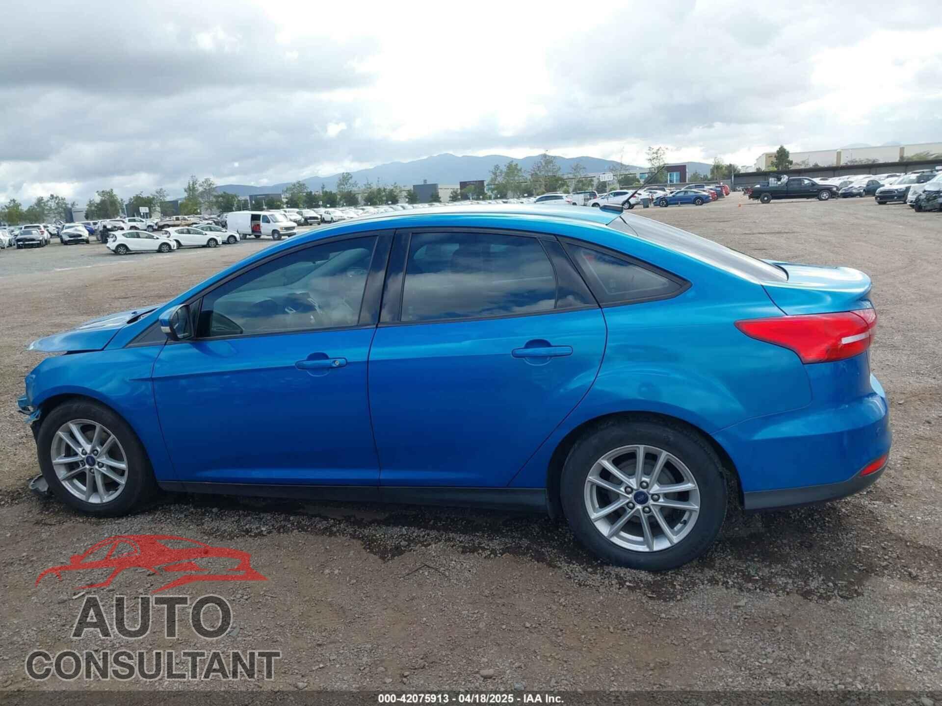 FORD FOCUS 2016 - 1FADP3F22GL282910