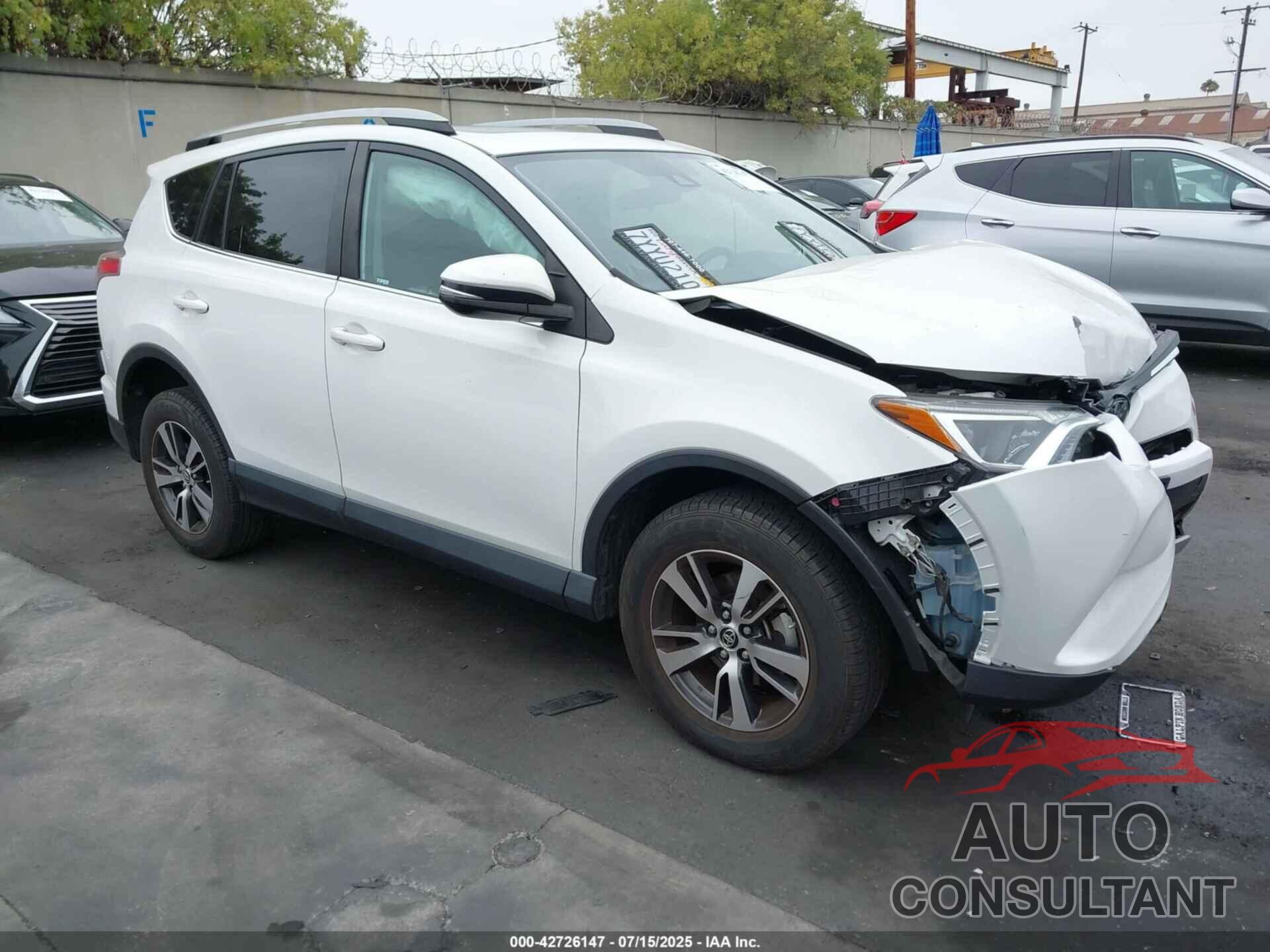 TOYOTA RAV4 2017 - JTMWFREV3HJ716723