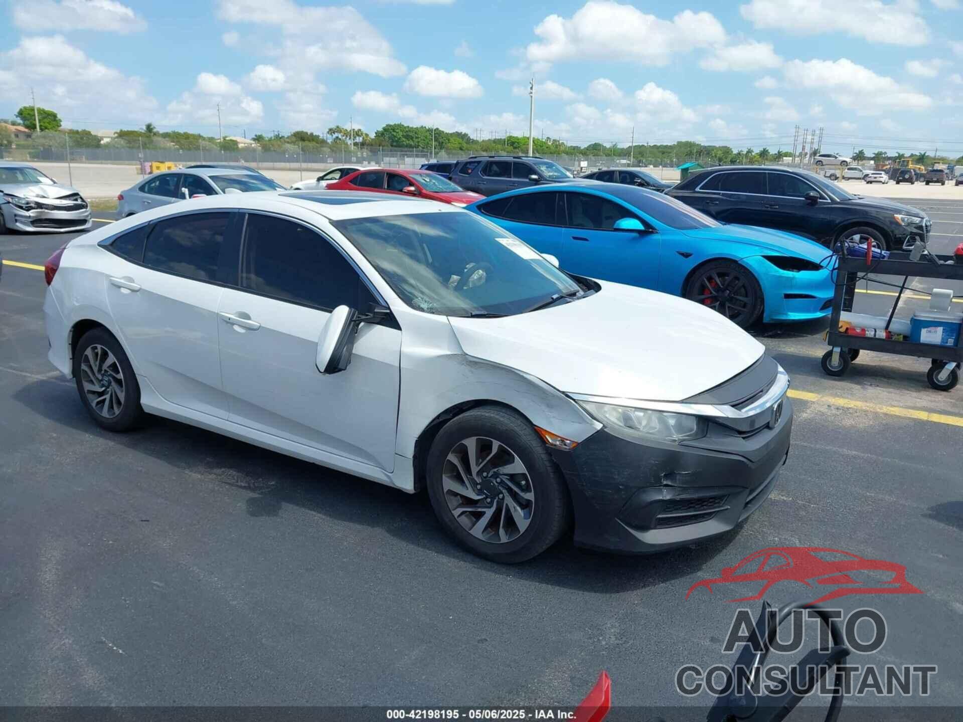 HONDA CIVIC 2018 - 19XFC2F73JE044231