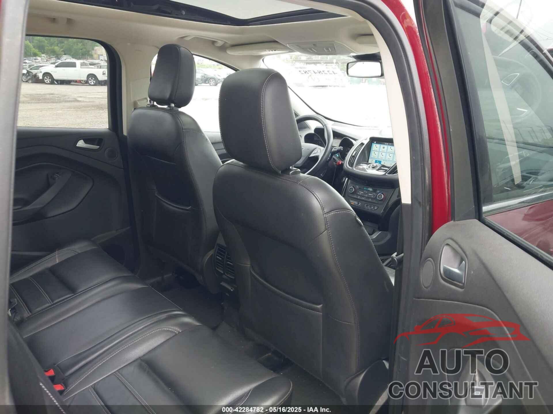 FORD ESCAPE 2019 - 1FMCU9J97KUC29706
