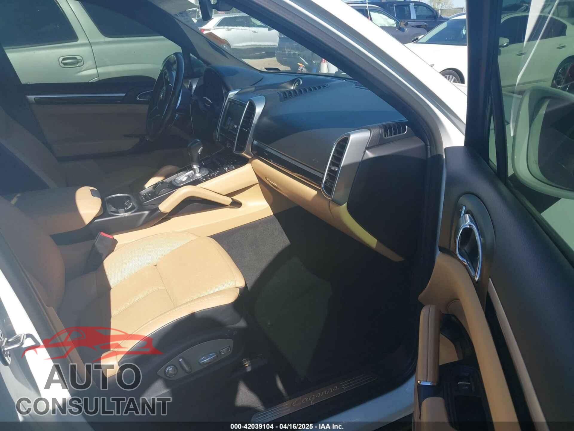 PORSCHE CAYENNE 2016 - WP1AA2A20GKA09257