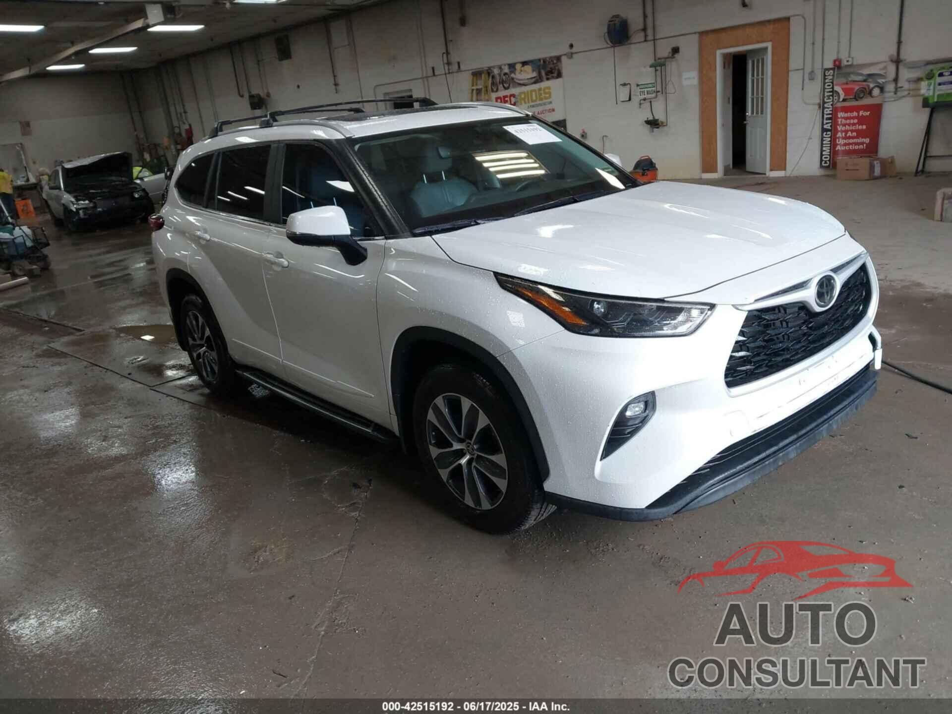 TOYOTA HIGHLANDER 2023 - 5TDKDRBH2PS042150