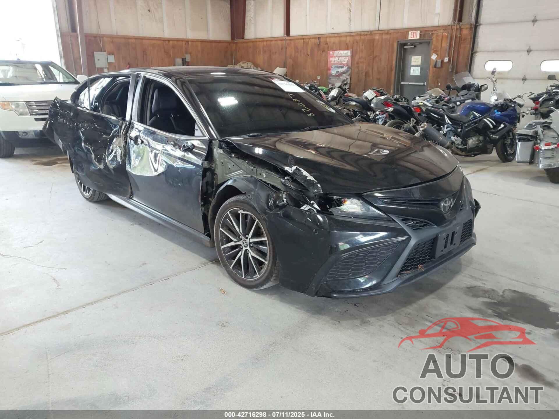 TOYOTA CAMRY 2021 - 4T1G11AK5MU550984
