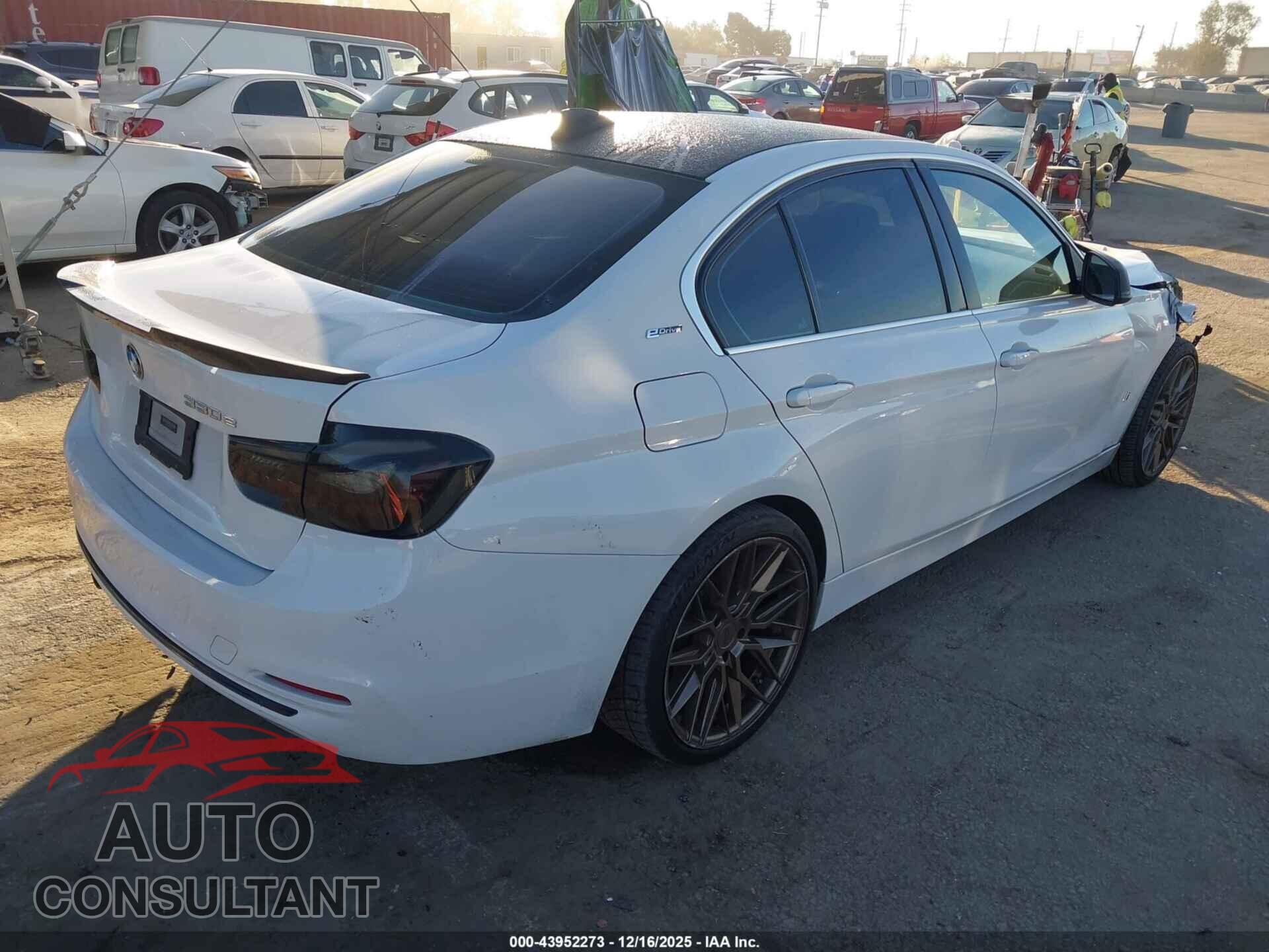 BMW 330E 2018 - WBA8E1C55JA758460