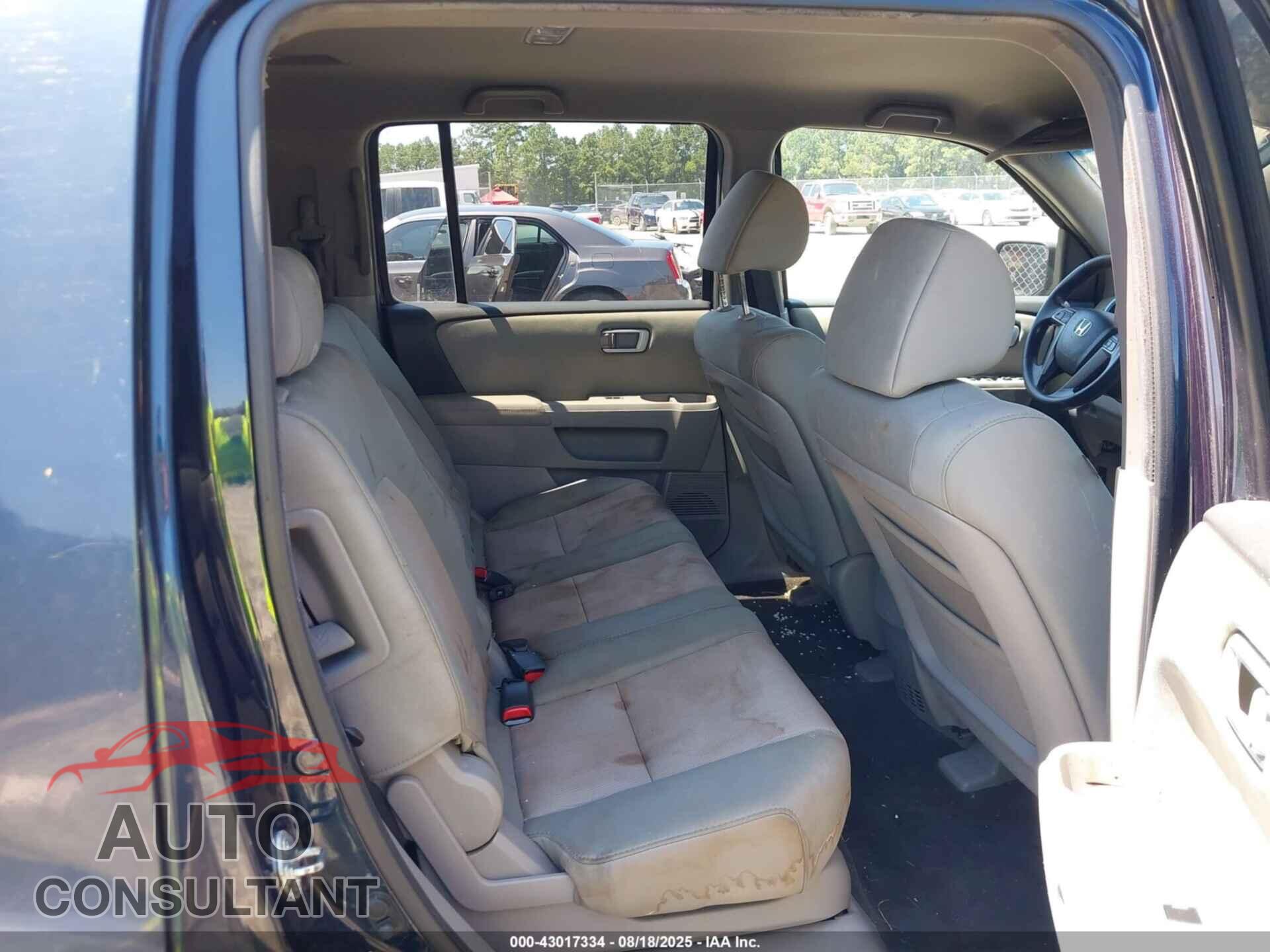 HONDA PILOT 2011 - 5FNYF3H48BB047730