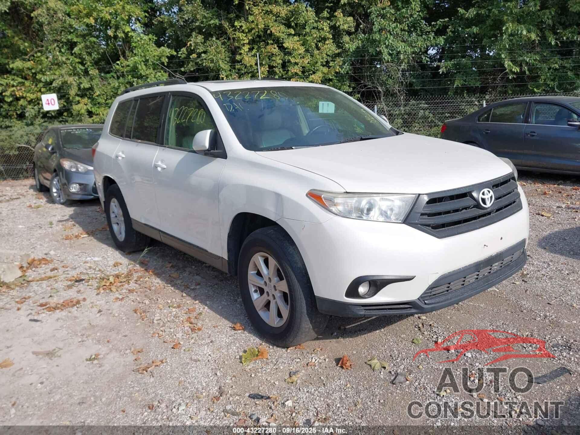TOYOTA HIGHLANDER 2013 - 5TDBK3EH5DS257452